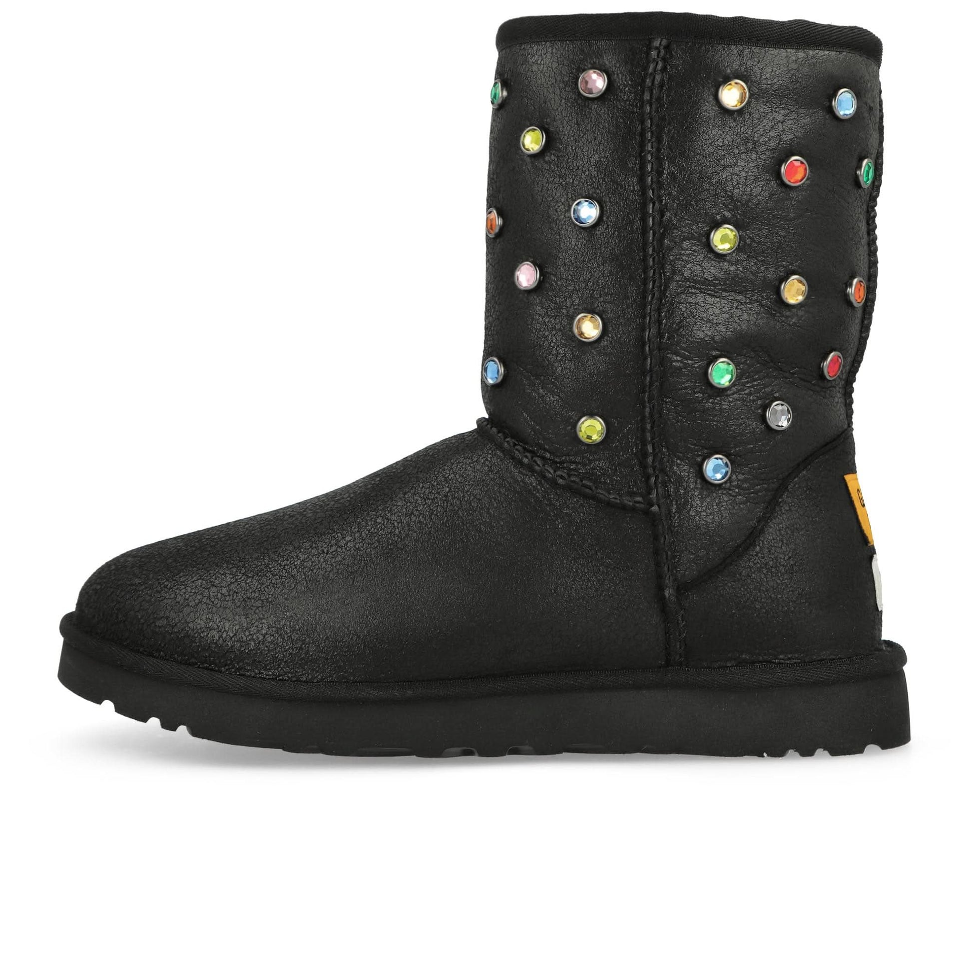 UGG Classic Short Black Boots Detail view 1 | Gate