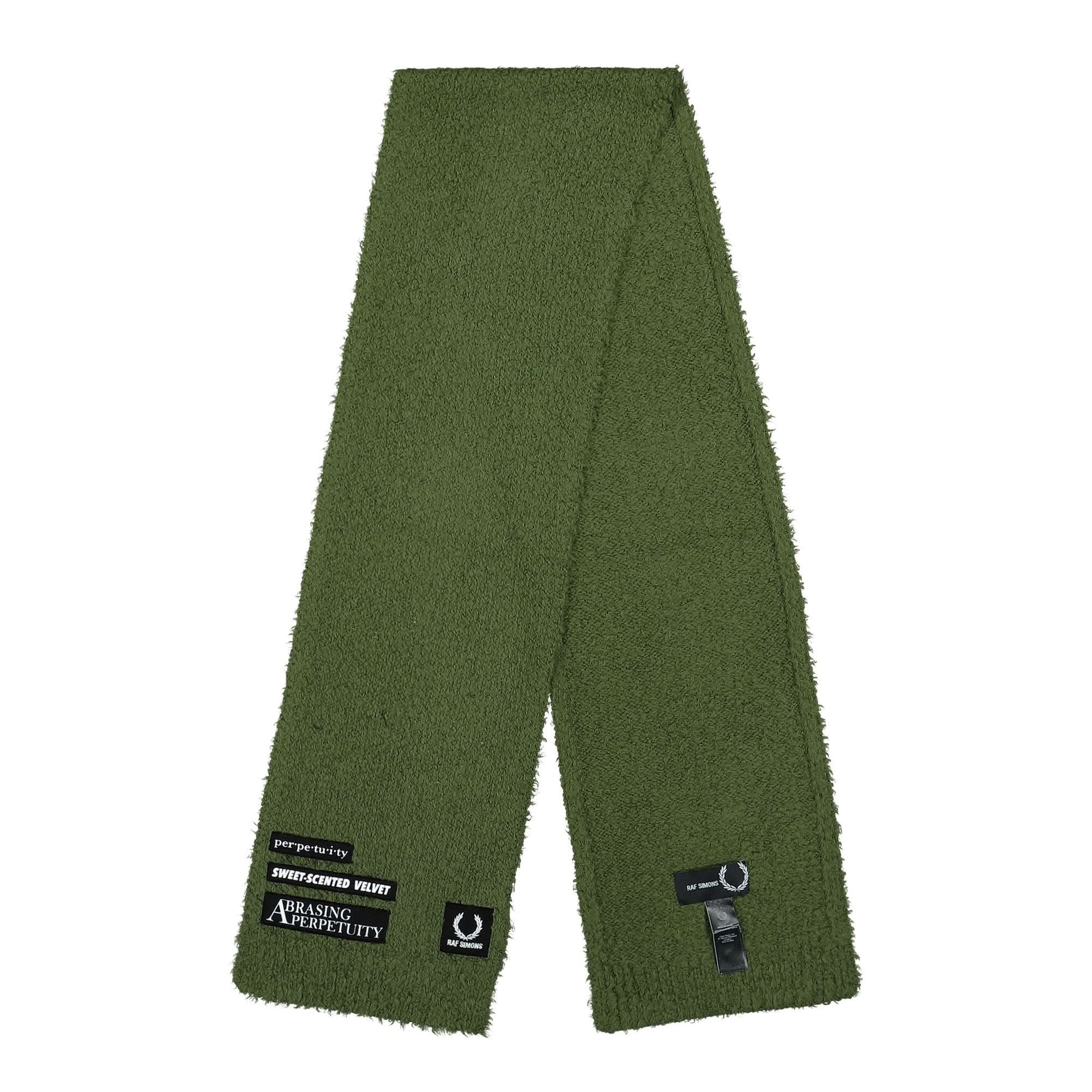 Fred Perry Fluffy Knit Scarf Green Detail view 1 | Gate