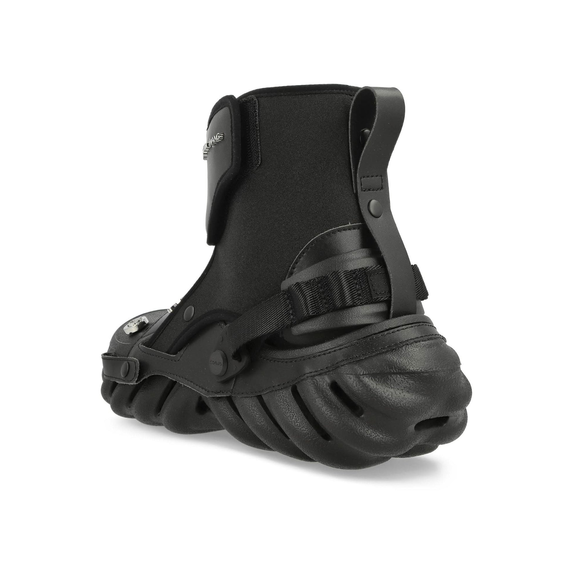 Crocs Echo Clog Black Boots Detail view 3 | Gate