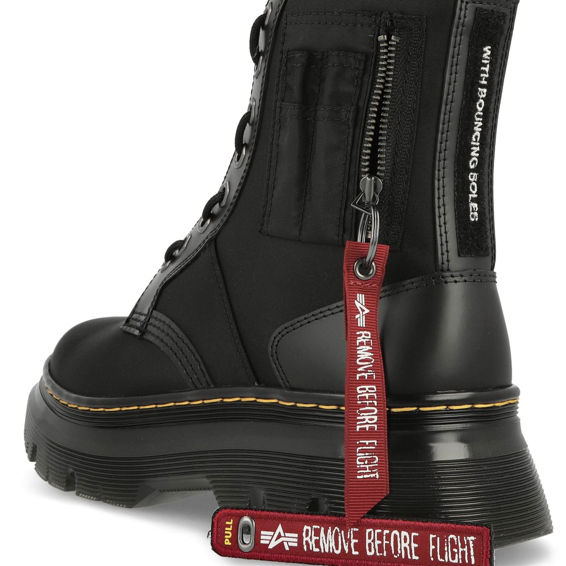 Dr. Martens Tarik Black Boots Detail view 5 | Gate