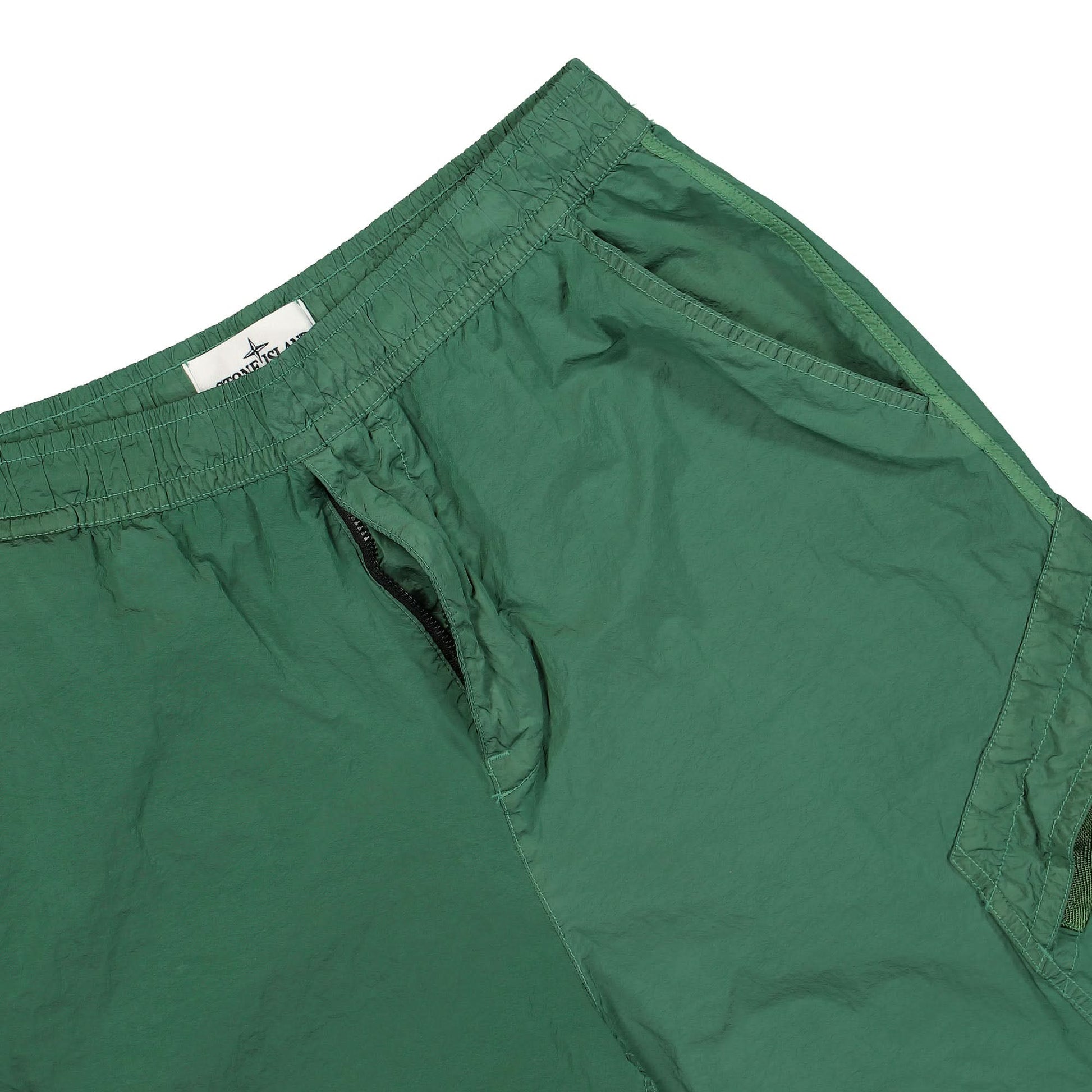 Stone Island Comfort Bermuda Shorts Green Detail view 4 | Gate