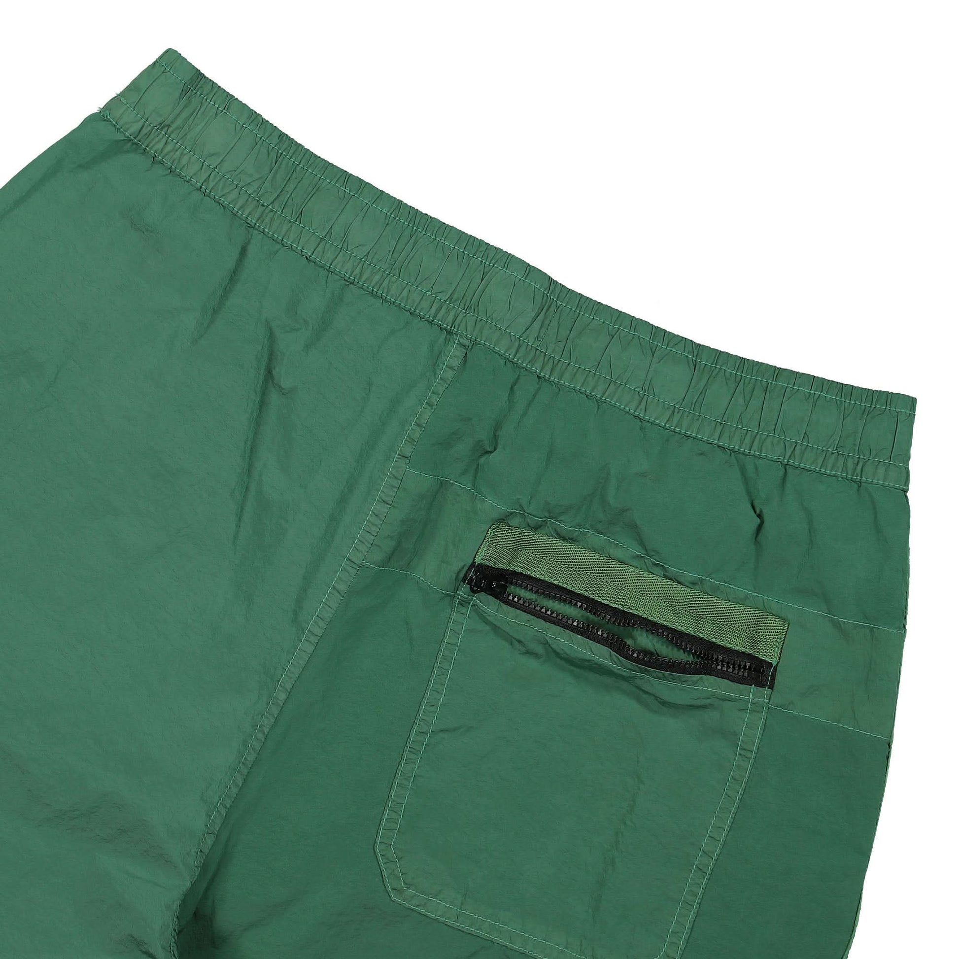 Stone Island Comfort Bermuda Shorts Green Detail view 5 | Gate