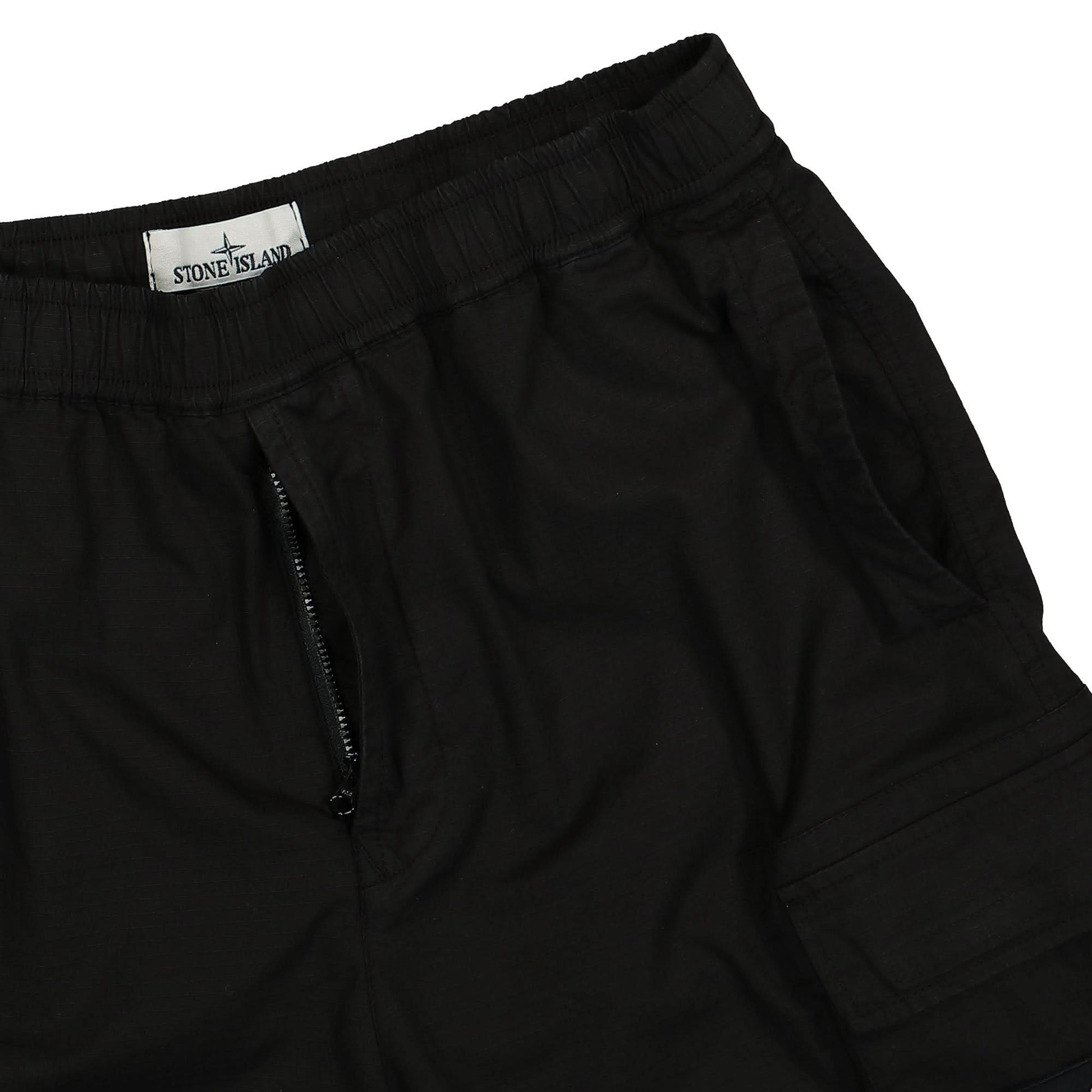 Stone Island Comfort Bermuda Shorts Black Detail view 4 | Gate