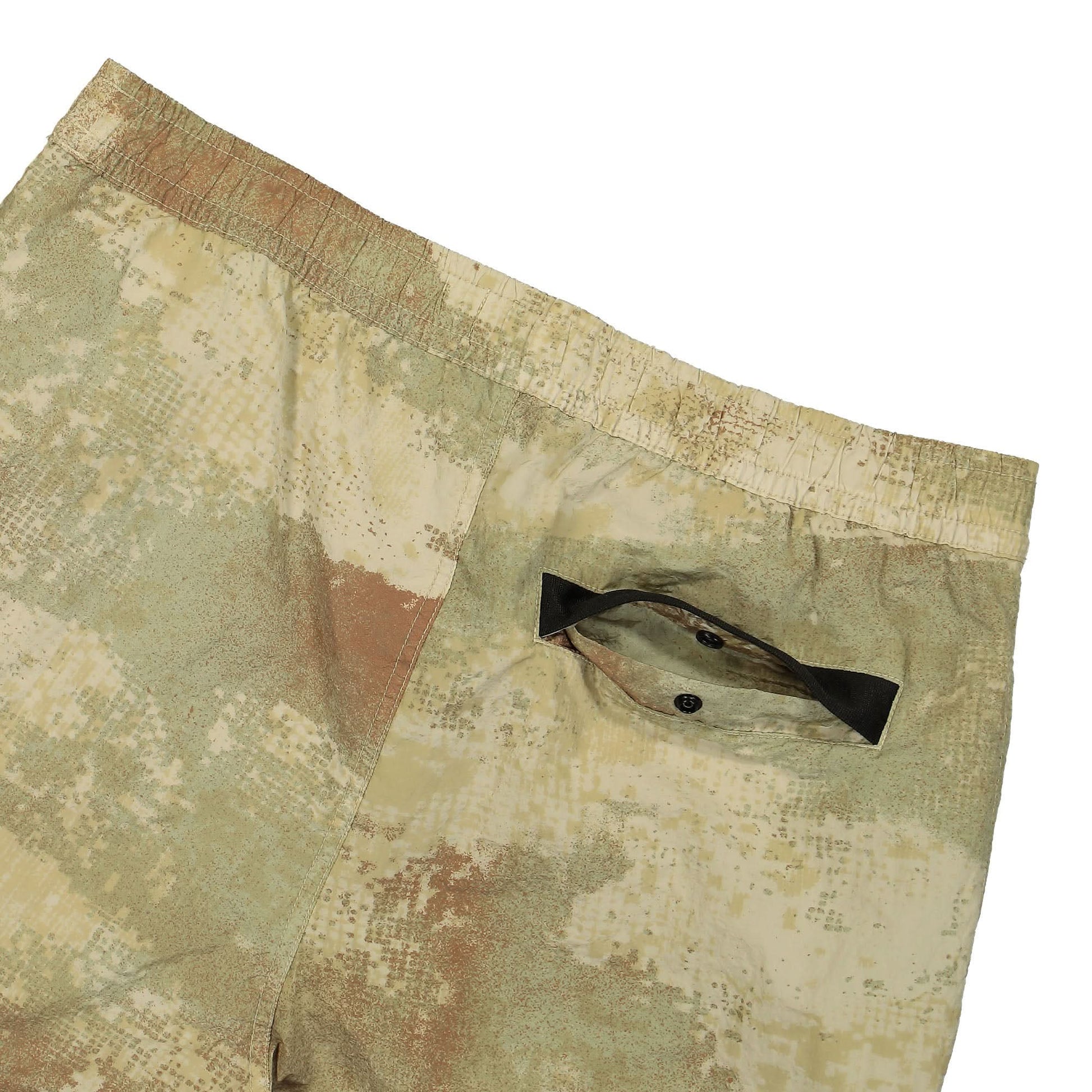 Stone Island Comfort Bermuda Shorts Beige Detail view 5 | Gate