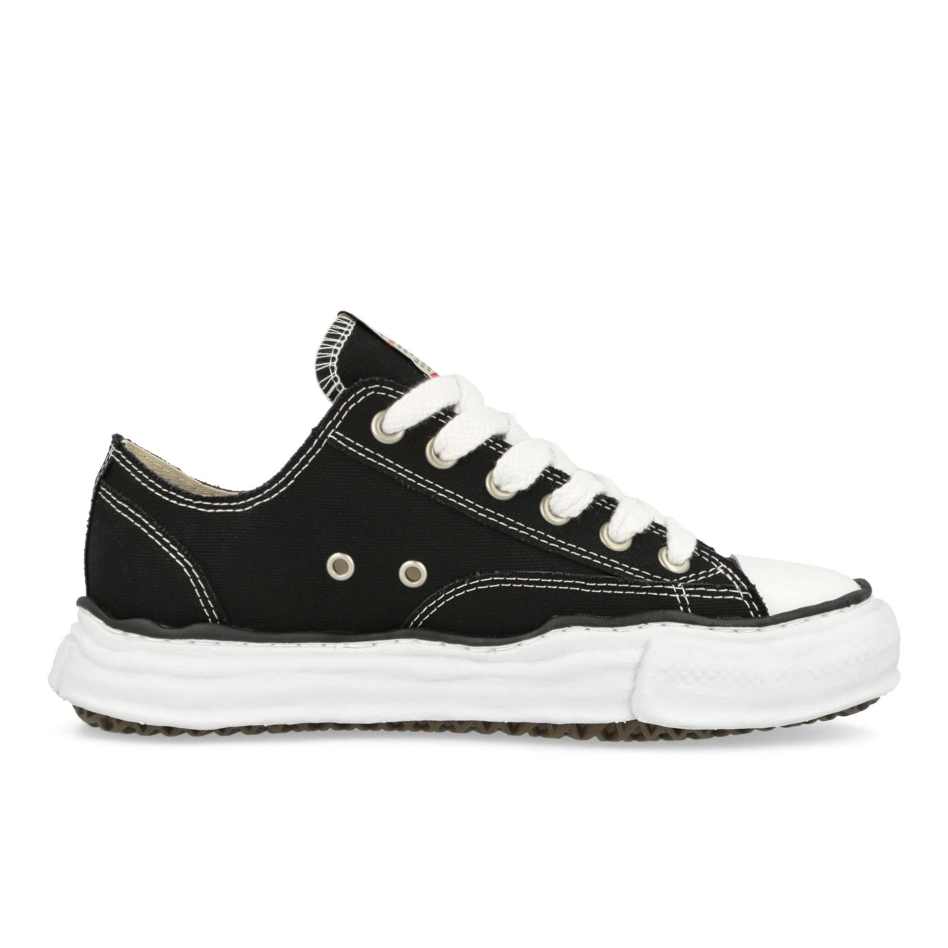 Maison Mihara Yasuhiro Peterson Low Black Sneaker Detail view 2 | Gate
