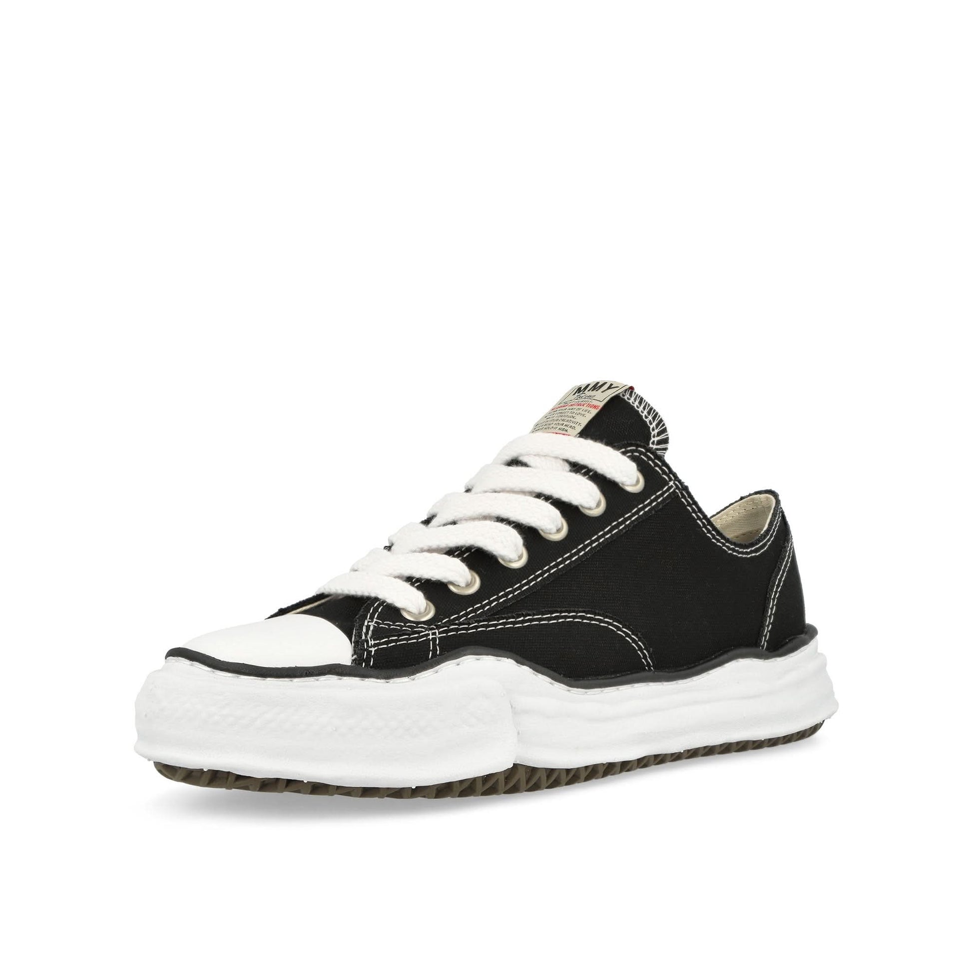 Maison Mihara Yasuhiro Peterson Low Black Sneaker Detail view 4 | Gate