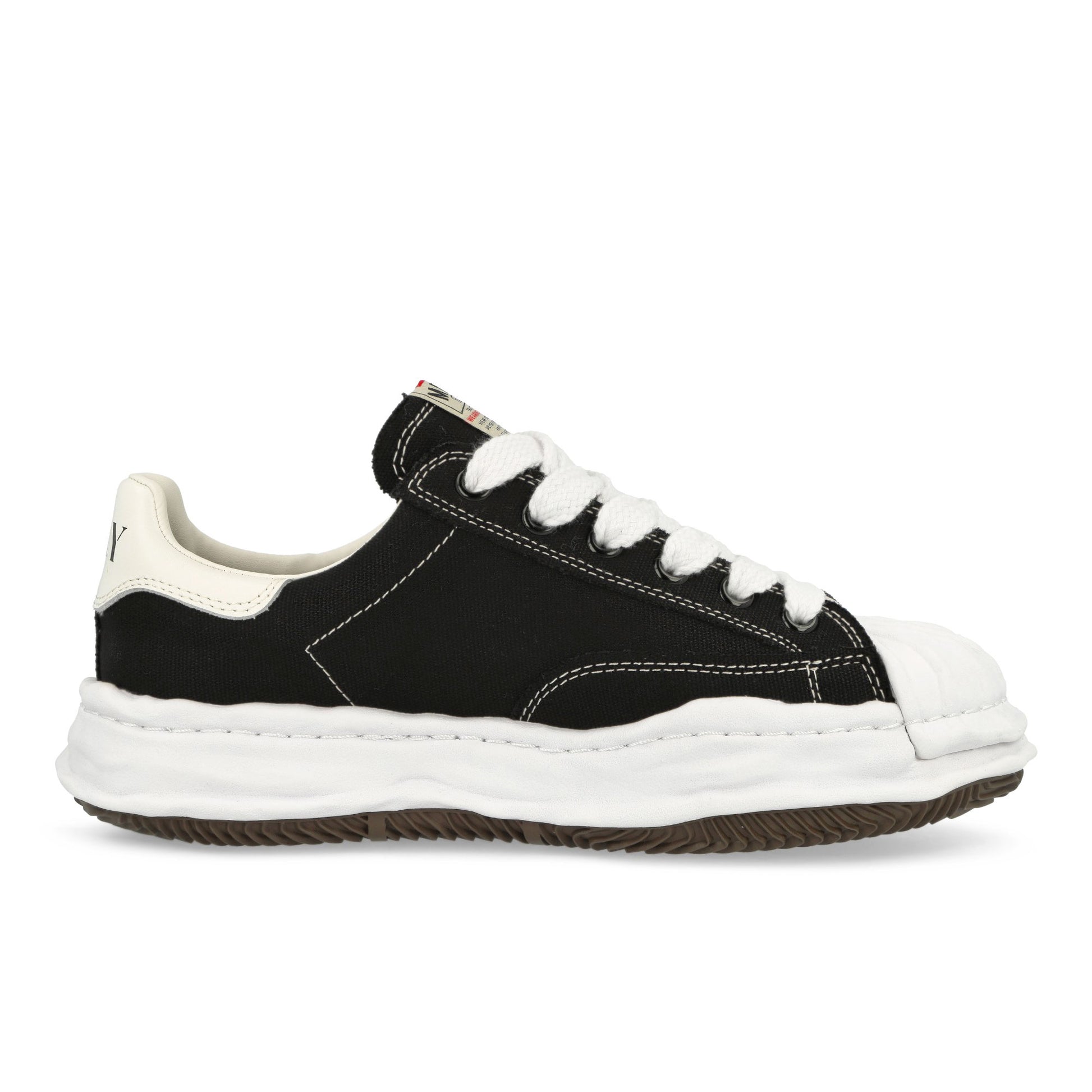 Maison Mihara Yasuhiro Blakey Black Sneaker Detail view 2 | Gate