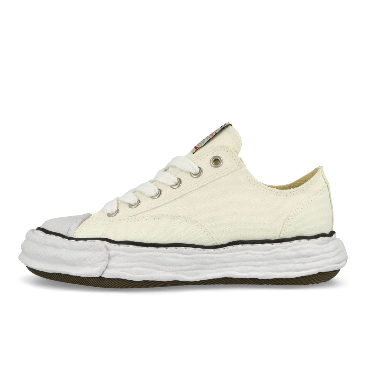 Maison Mihara Yasuhiro Peterson 23 Low White Sneaker Detail view 1 | Gate
