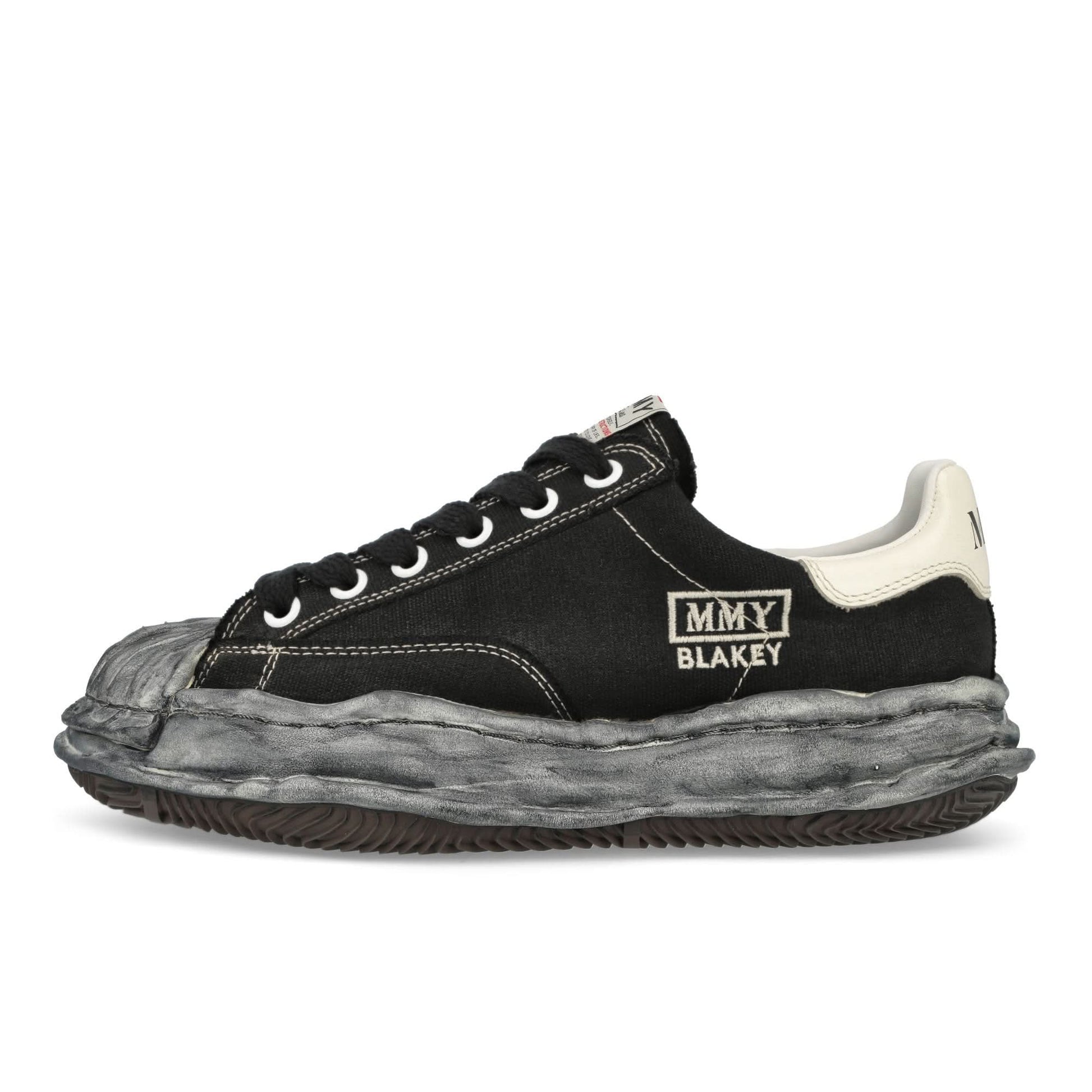 Maison Mihara Yasuhiro Blakey Low Black Sneaker Detail view 1 | Gate