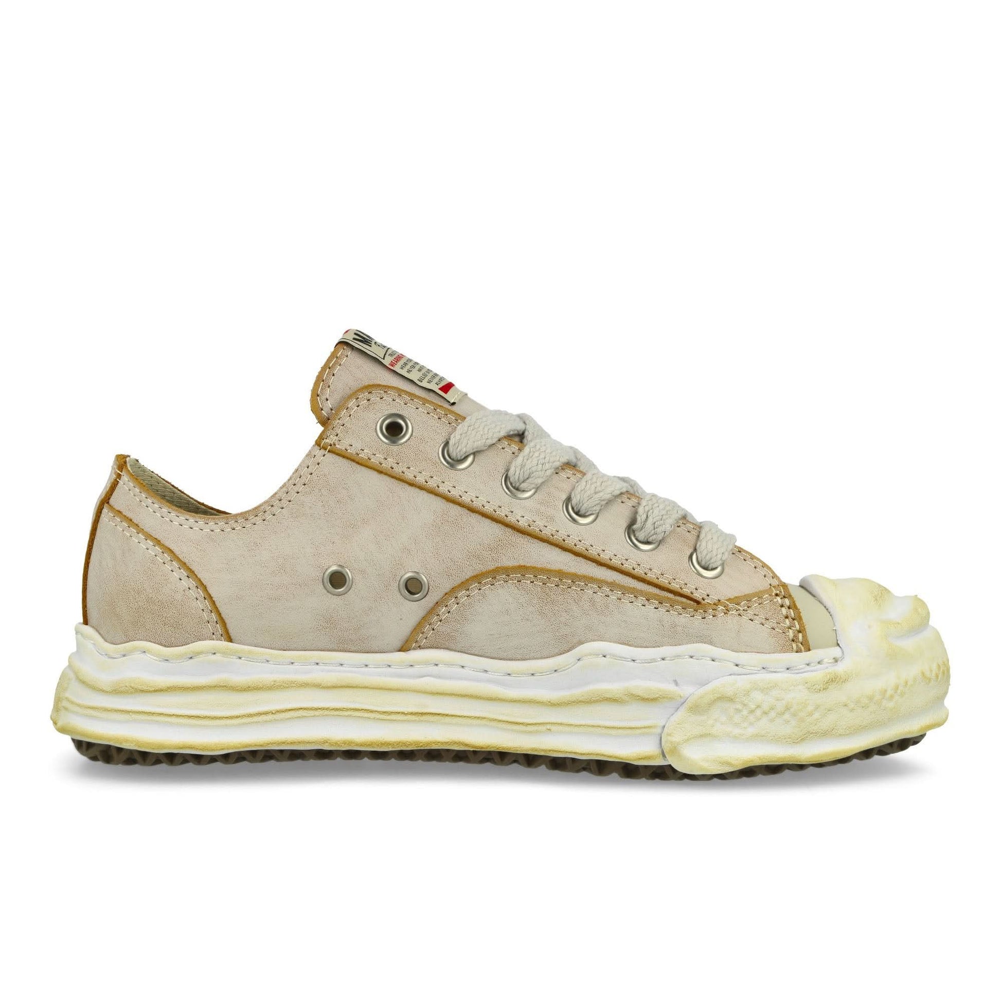 Maison Mihara Yasuhiro Hank Low White Sneaker Detail view 2 | Gate