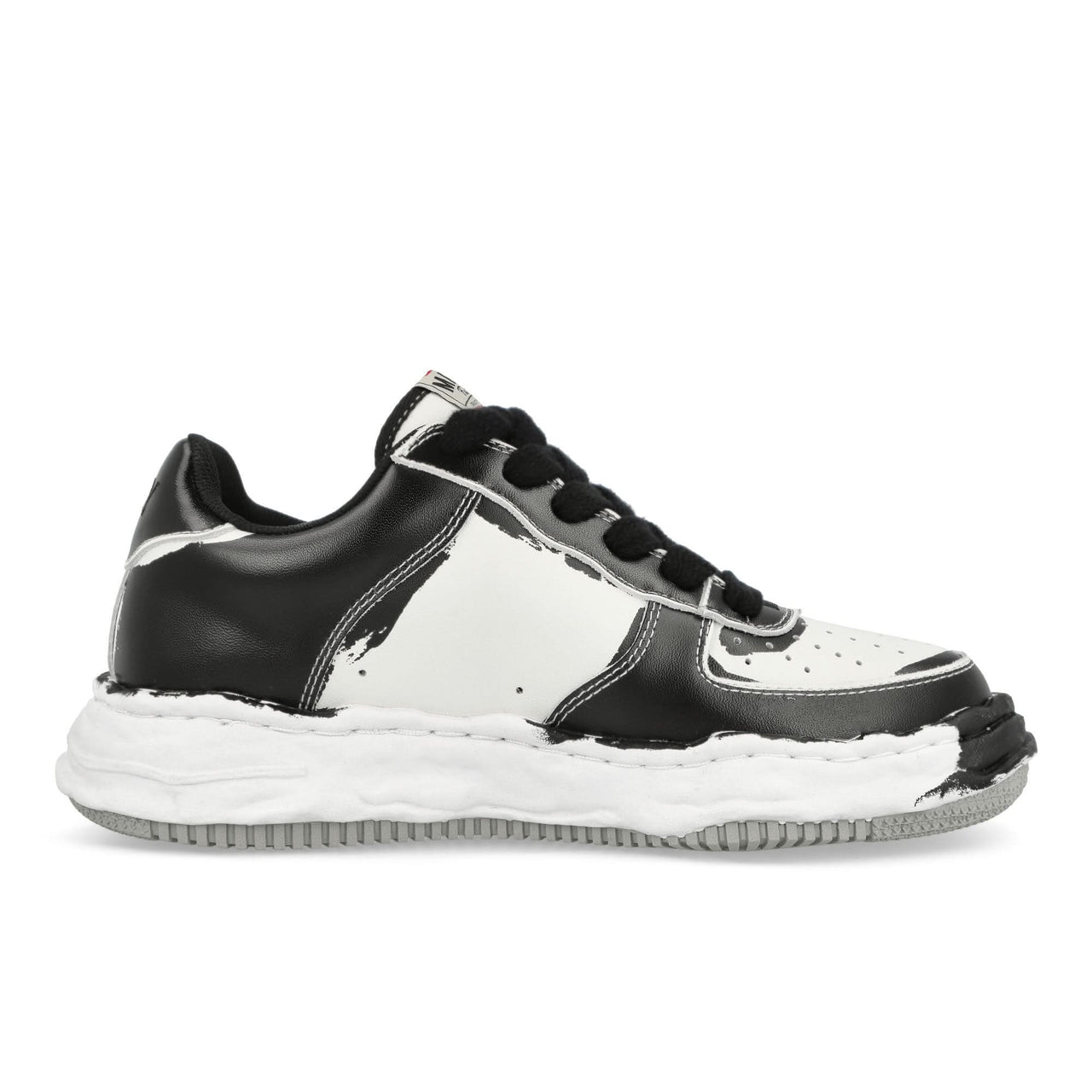 Maison Mihara Yasuhiro Wayne Low Black Sneaker Detail view 1 | Gate