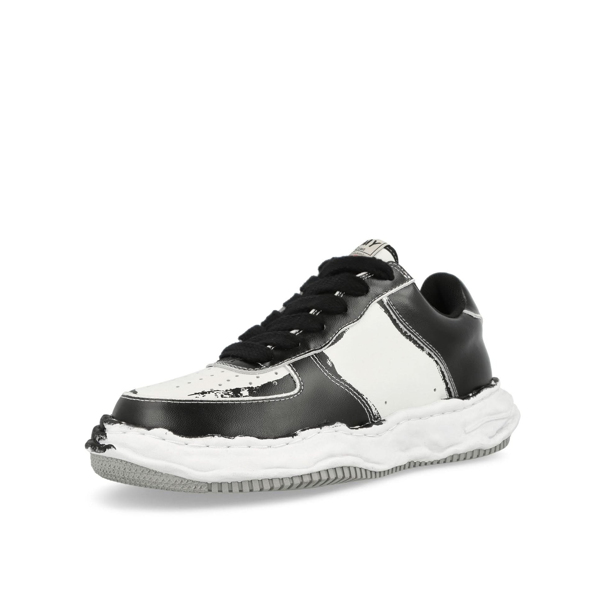 Maison Mihara Yasuhiro Wayne Low Black Sneaker Detail view 4 | Gate