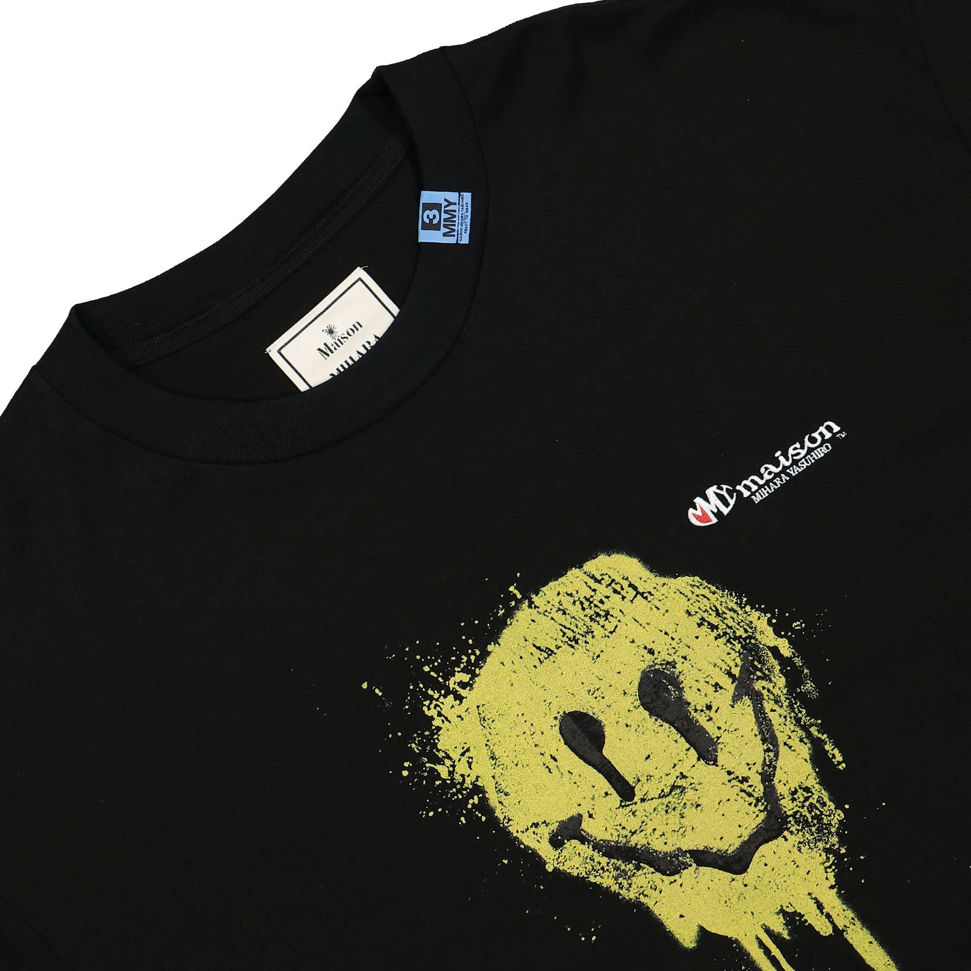 Maison Mihara Yasuhiro Smily Face Printed Tee Black Detail view 3 | Gate