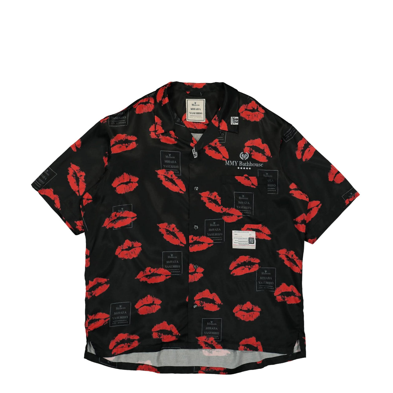 Maison Mihara Yasuhiro Kiss Printed S/S Shirts Black Detail view 1 | Gate
