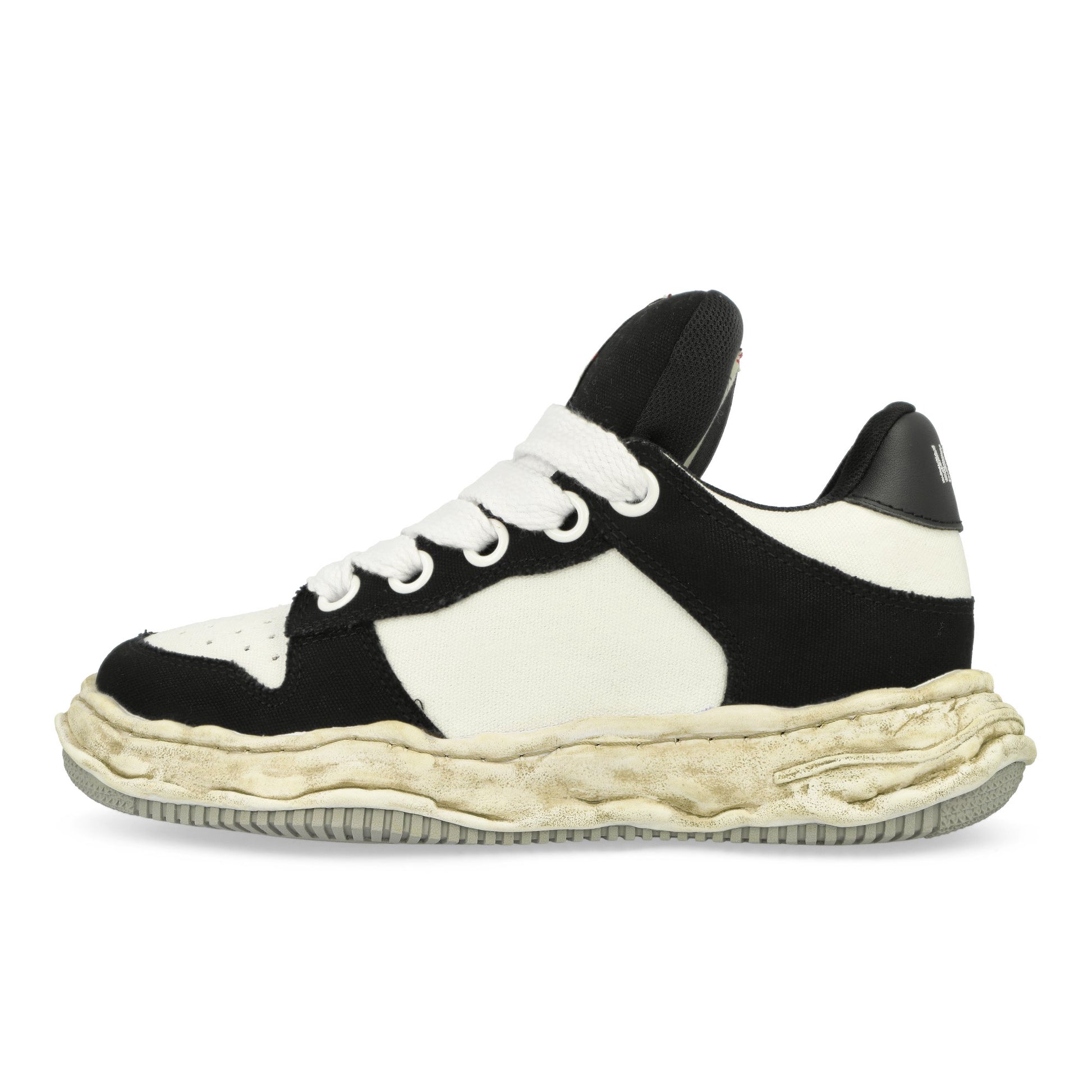 Maison Mihara Yasuhiro Wayne Low Black Sneaker Detail view 1 | Gate