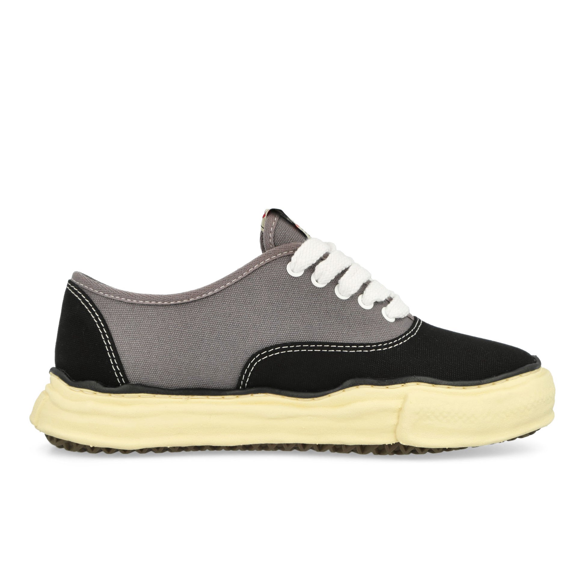 Maison Mihara Yasuhiro Baker Low Black Sneaker Detail view 2 | Gate