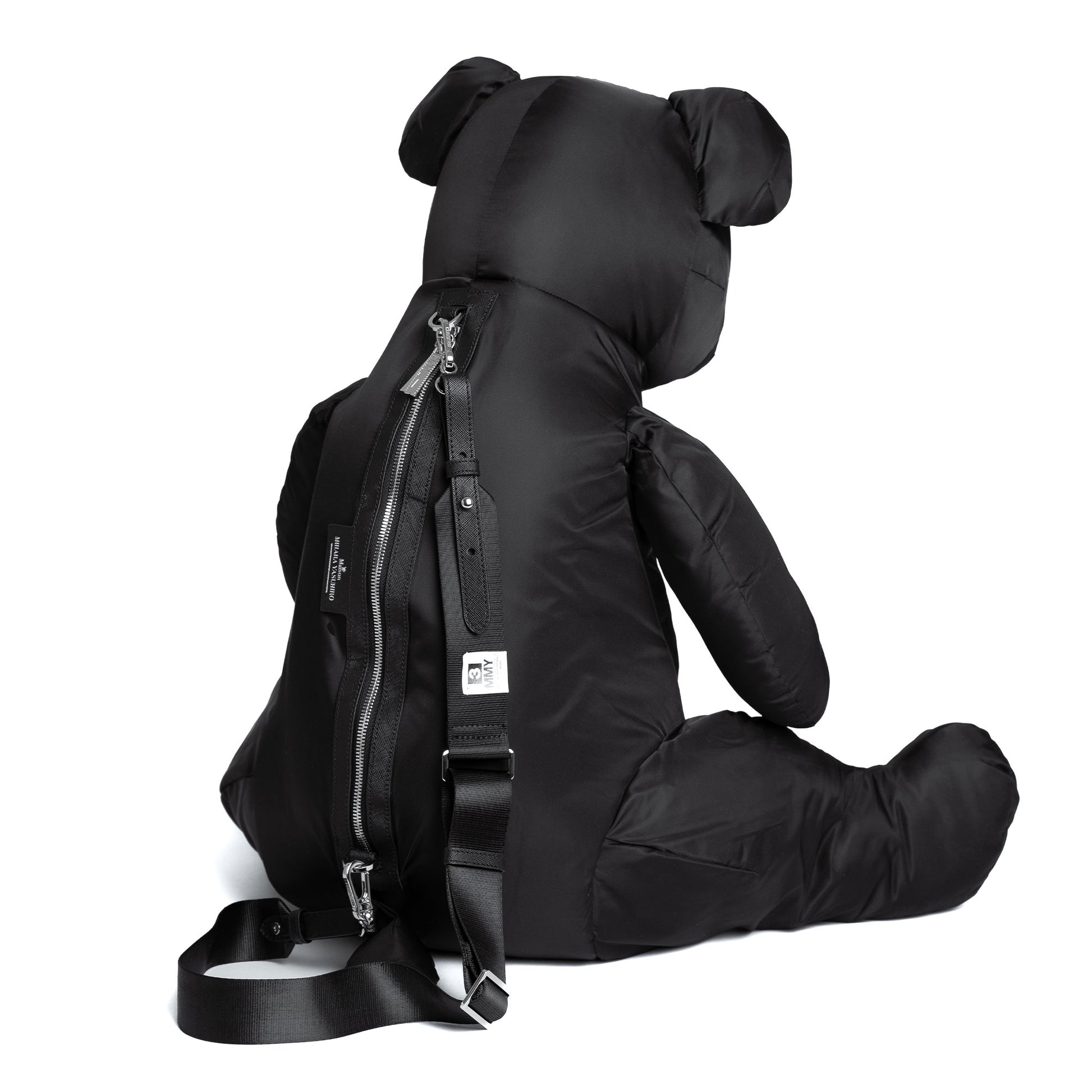 Maison Mihara Yasuhiro Bear Big Bag Black Detail view 3 | Gate