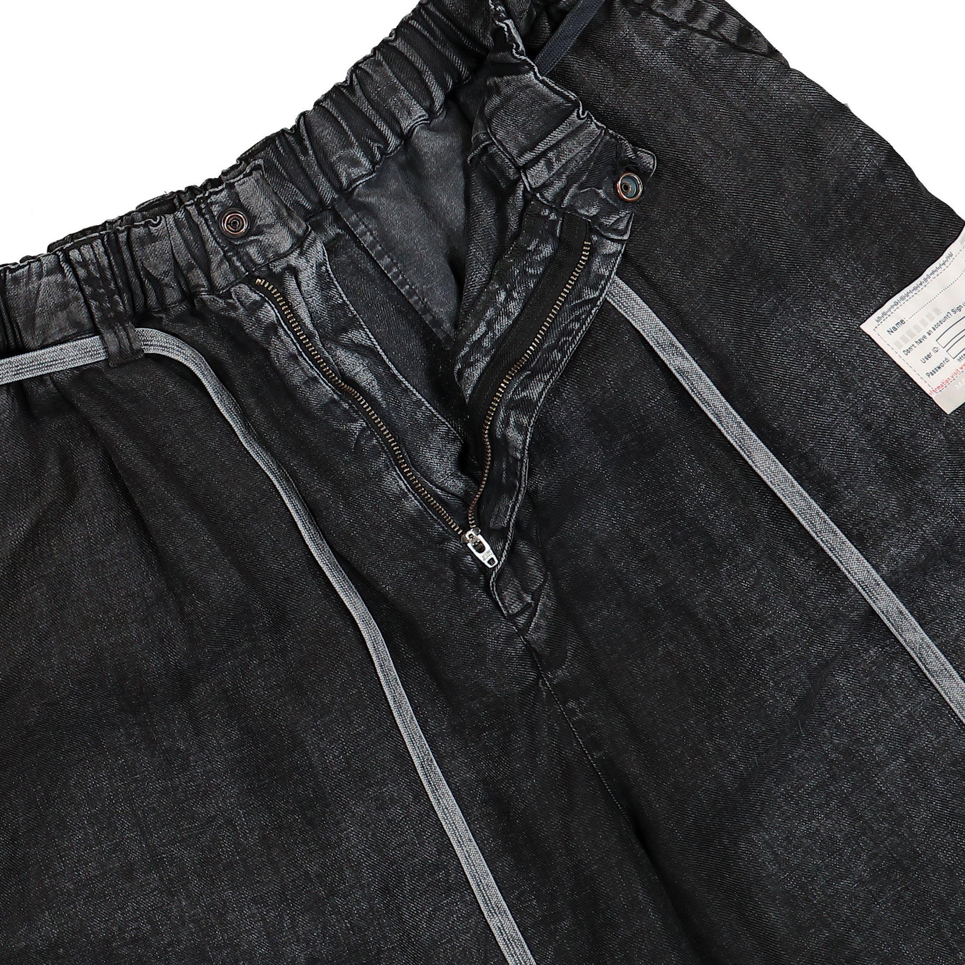 Maison Mihara Yasuhiro Aged Wide Shorts Black Detail view 6 | Gate