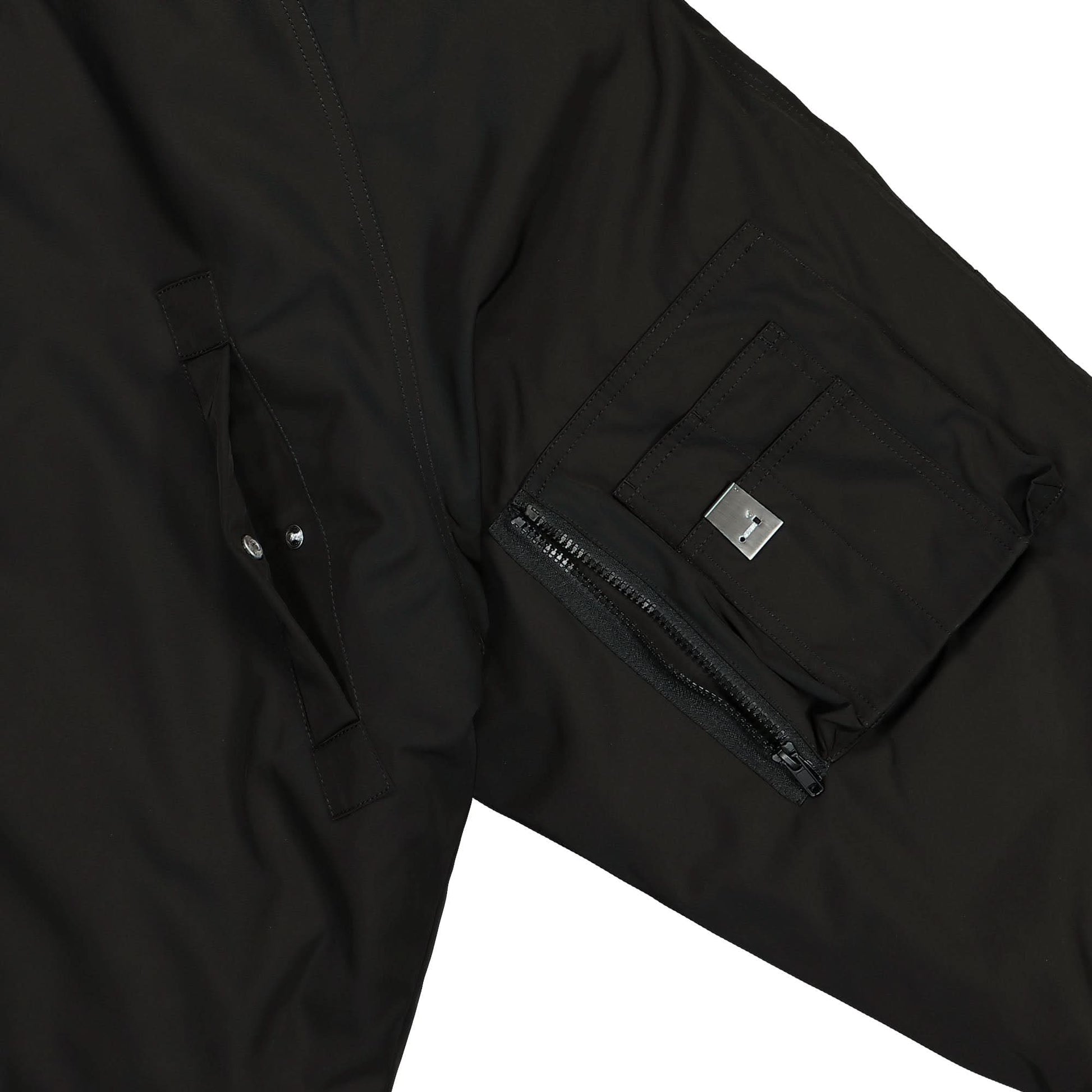 1017 Alyx 9SM Nylon Logo Parka Black Detail view 7 | Gate