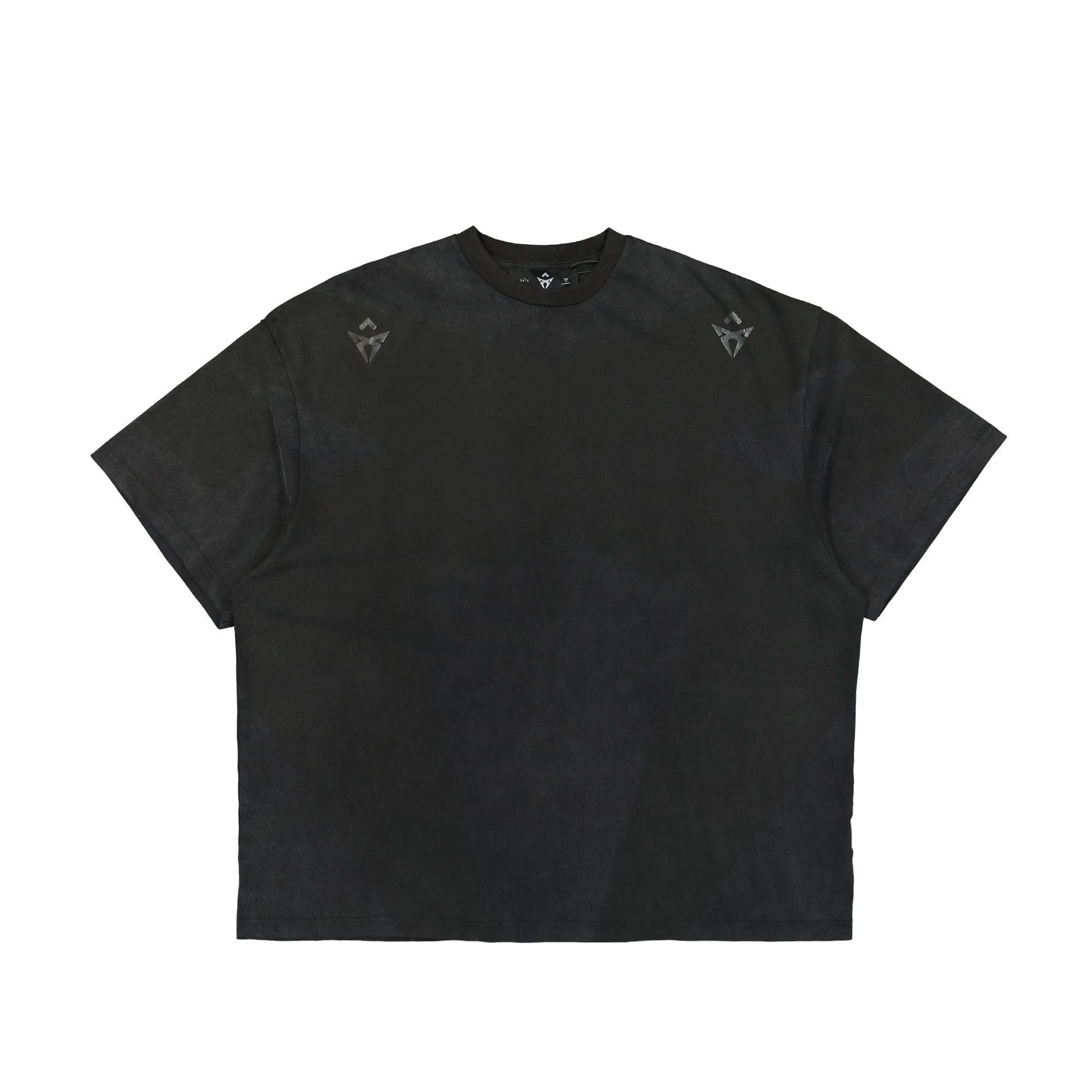 GATE Oversized Tone-in-Tone Tee Black Detail view 1 | Gate