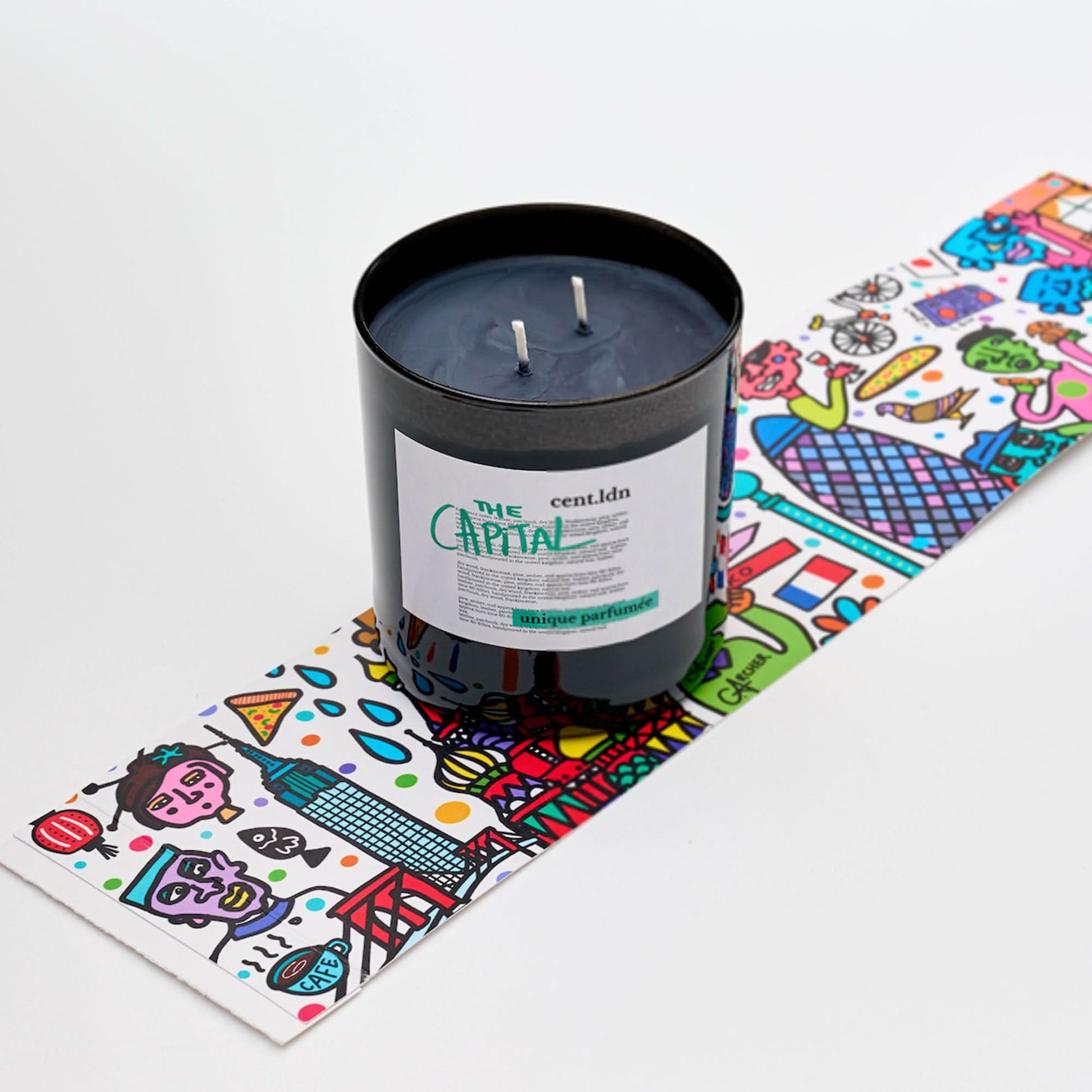 cent.ldn The Capital Perfumed Candle Black Detail view 3 | Gate