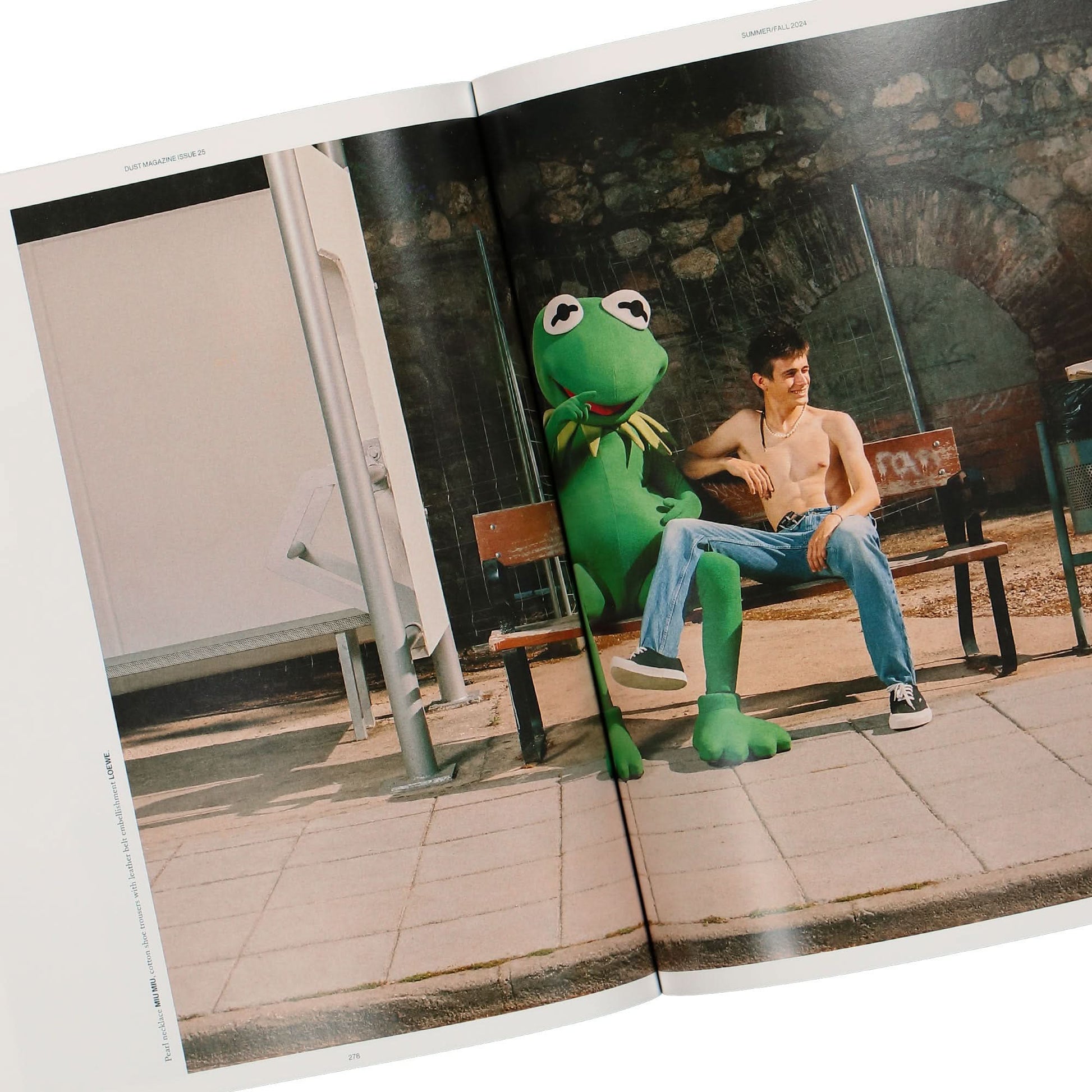Dust Issue #25 The Smile Issue Cover #18 - Arón Piper Multicolor Detail view 6 | Gate