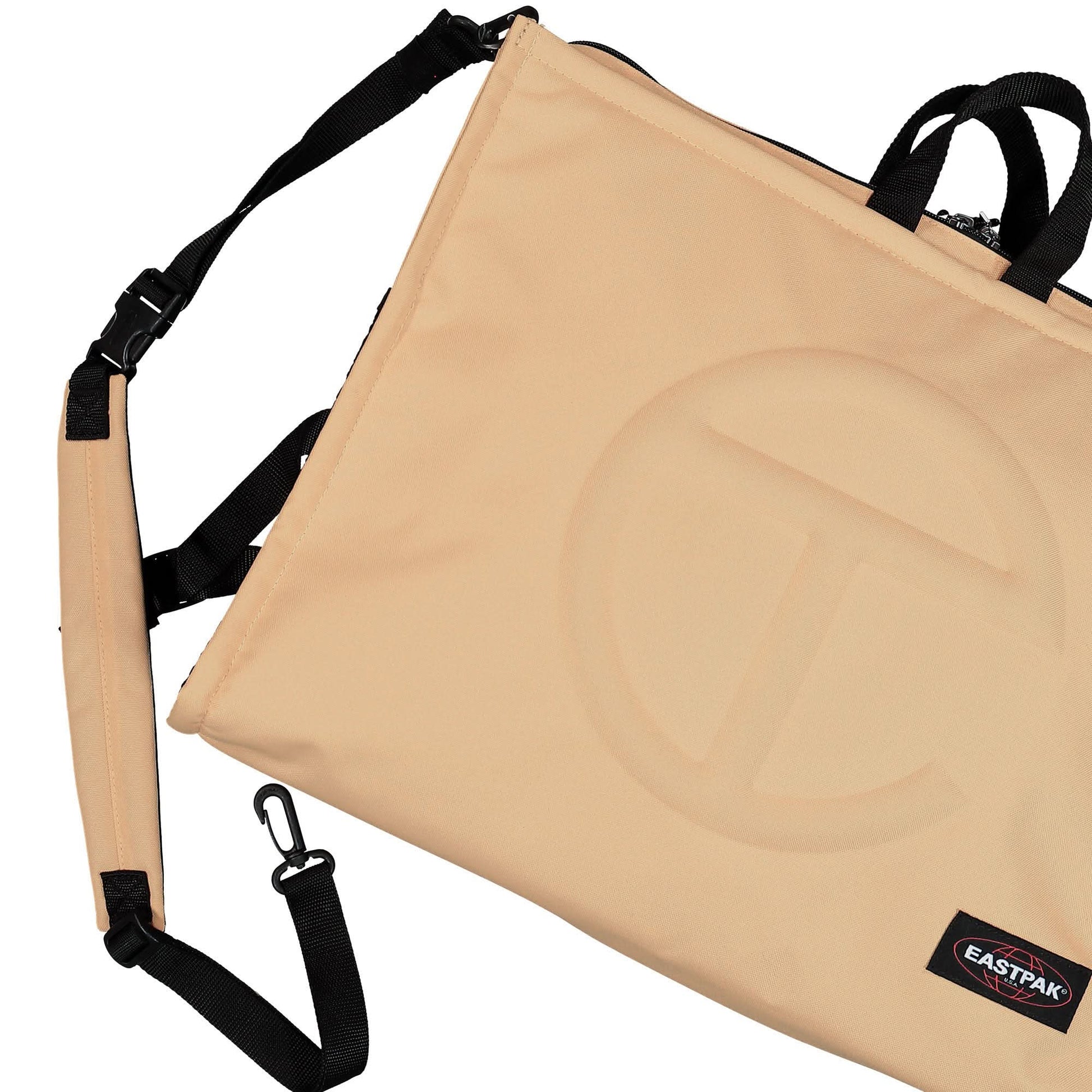 Telfar Shopper L Brown Detail view 5 | Gate