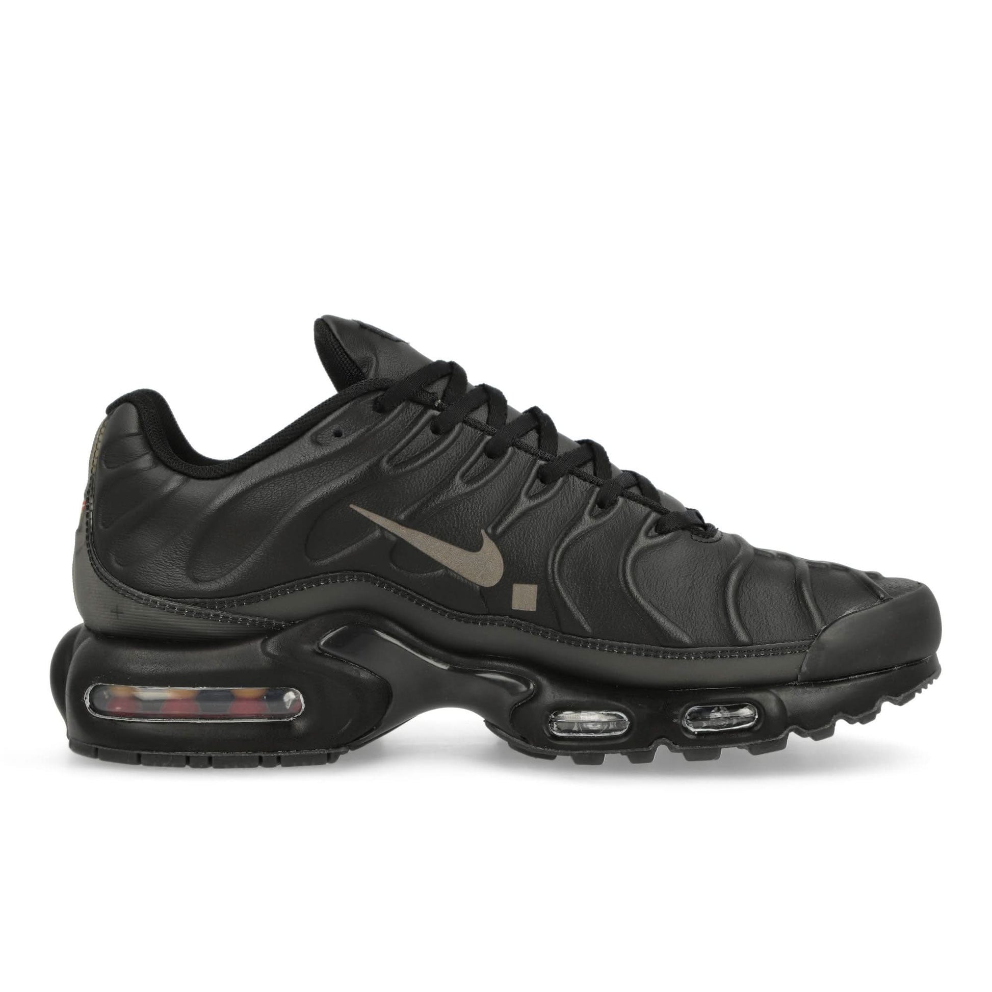 Nike Air Max Plus Black Sneaker Detail view 2 | Gate