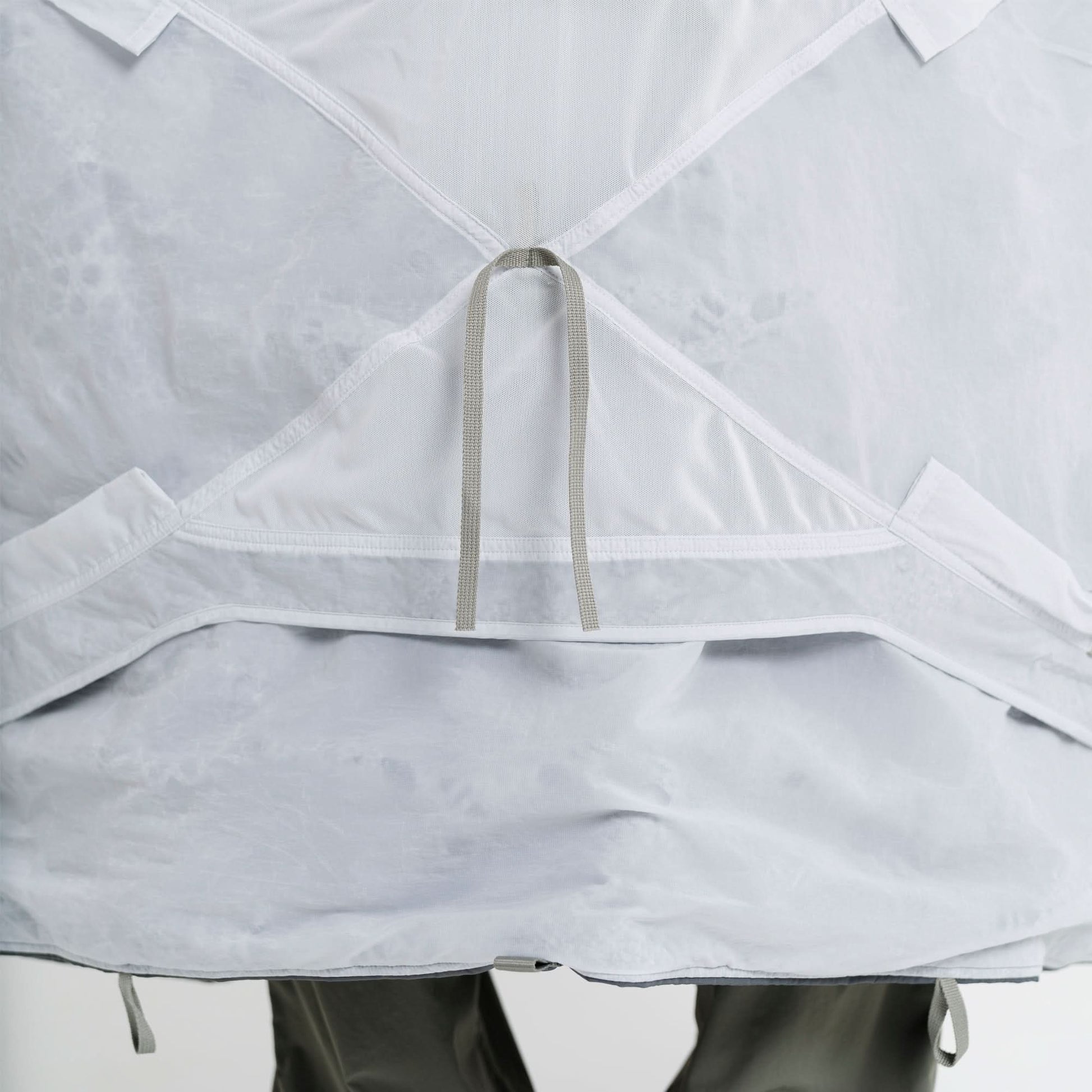 Nike NRG Ispa Metamorph Poncho Grey Detail view 11 | Gate