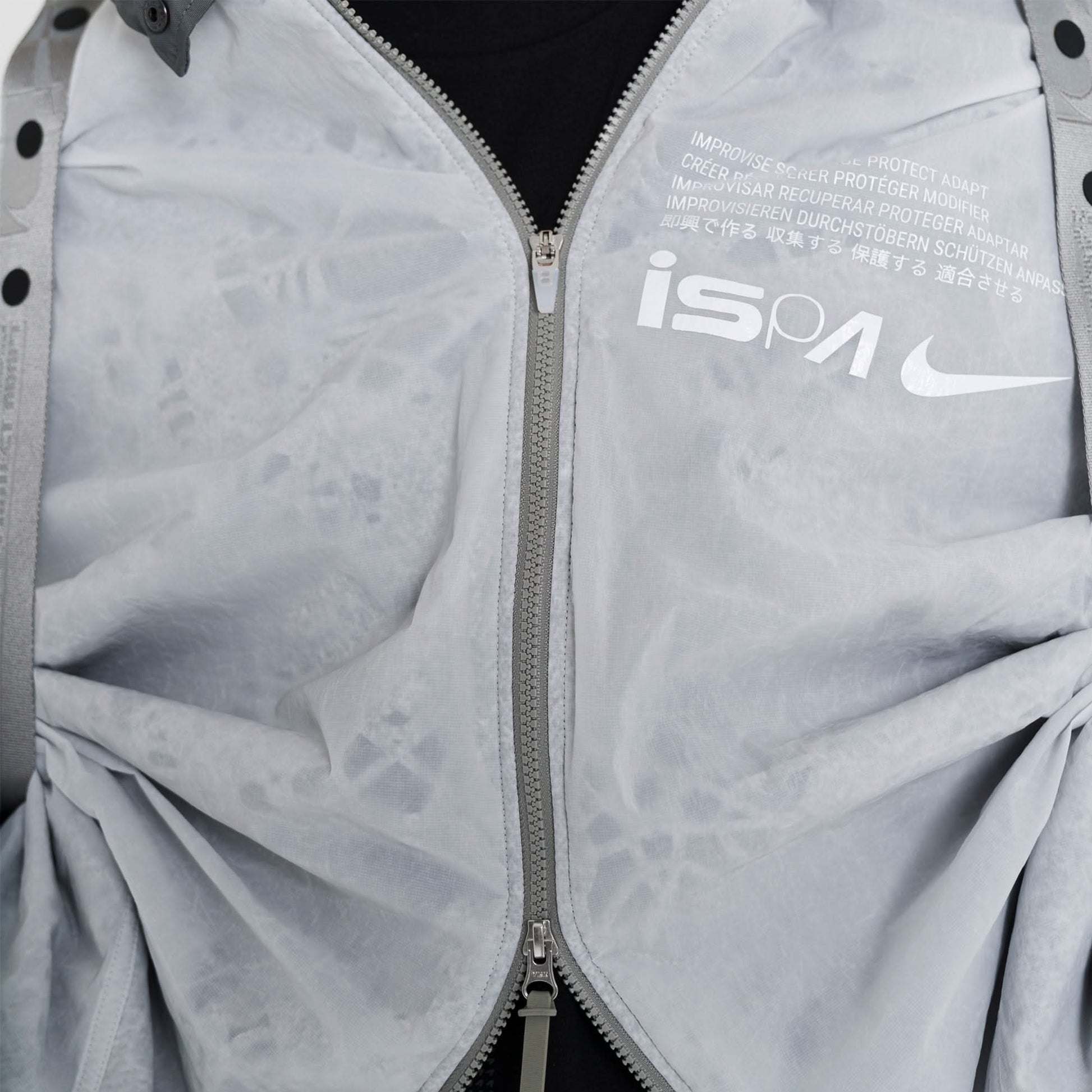 Nike NRG Ispa Metamorph Poncho Grey Detail view 6 | Gate