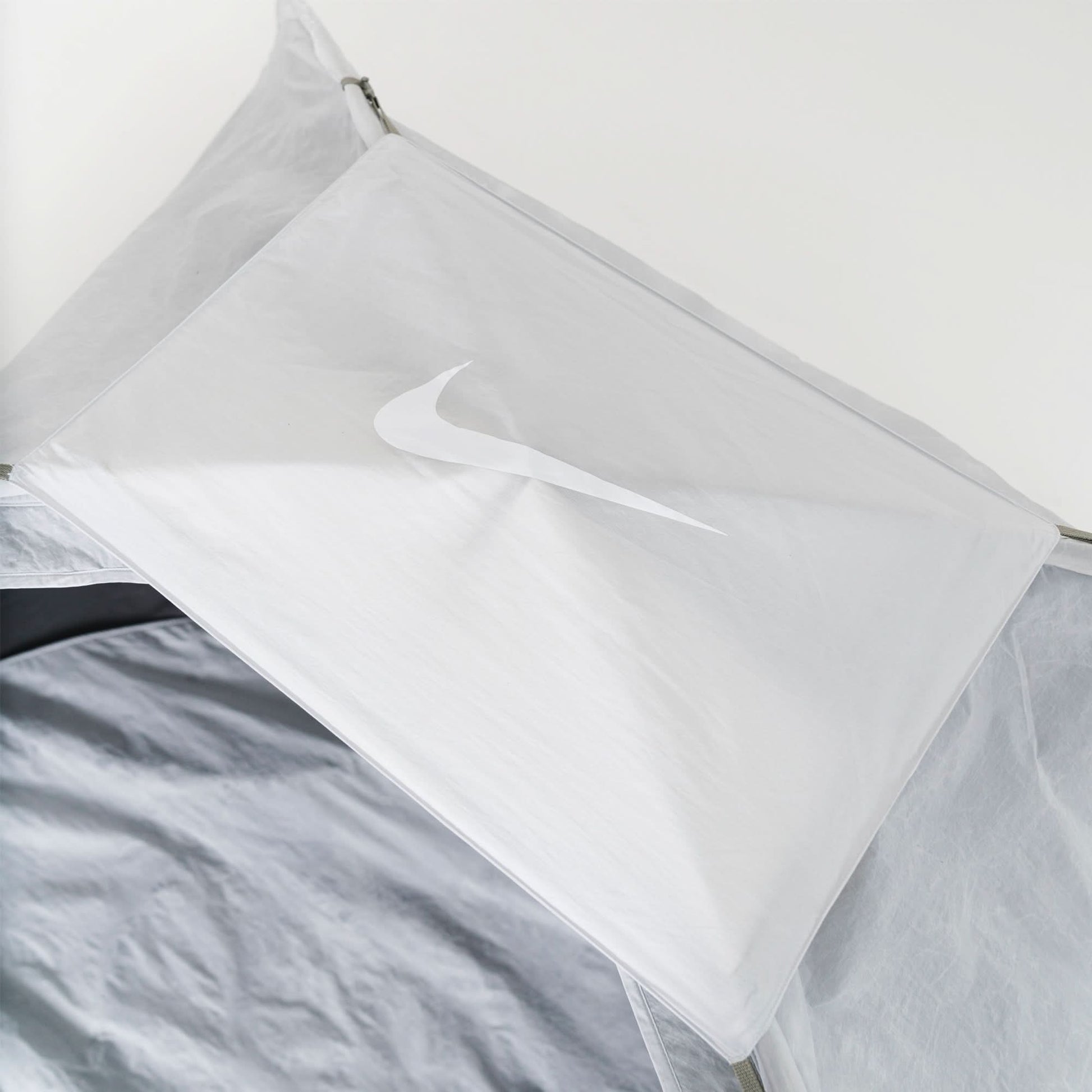 Nike NRG Ispa Metamorph Poncho Grey Detail view 8 | Gate