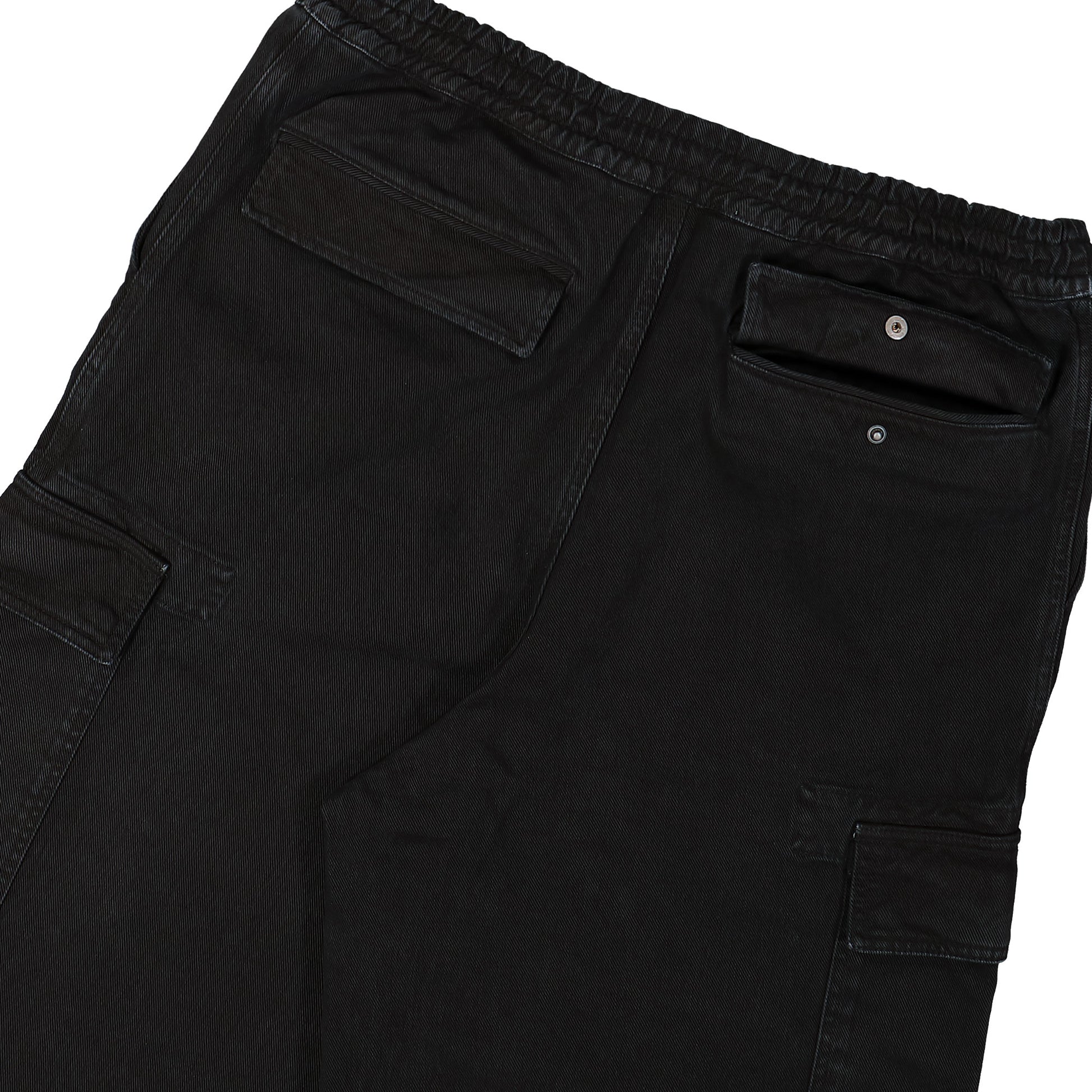 Études Studio Loose Cargo Pant Black Detail view 5 | Gate