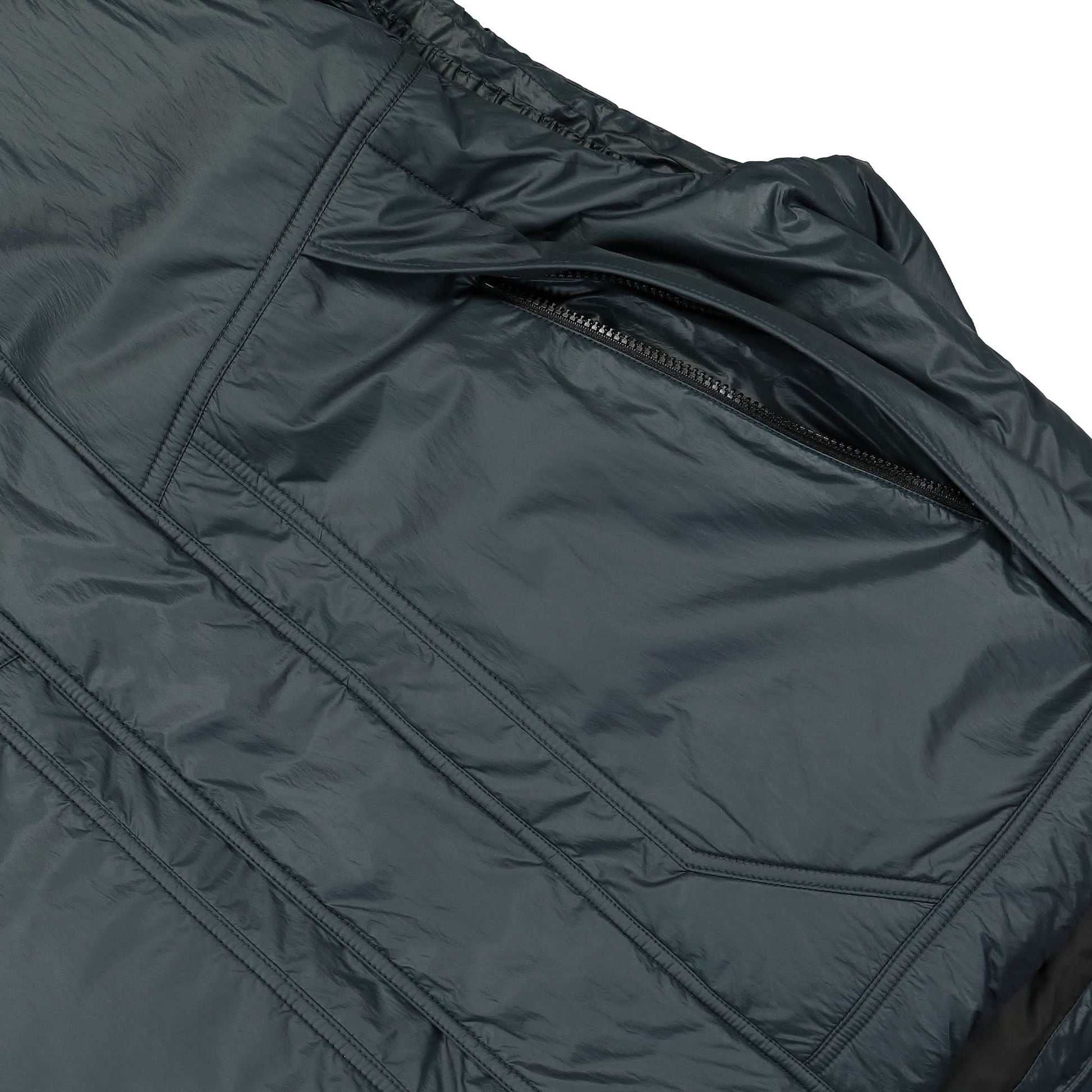 Juun.J Outer Green Detail view 4 | Gate
