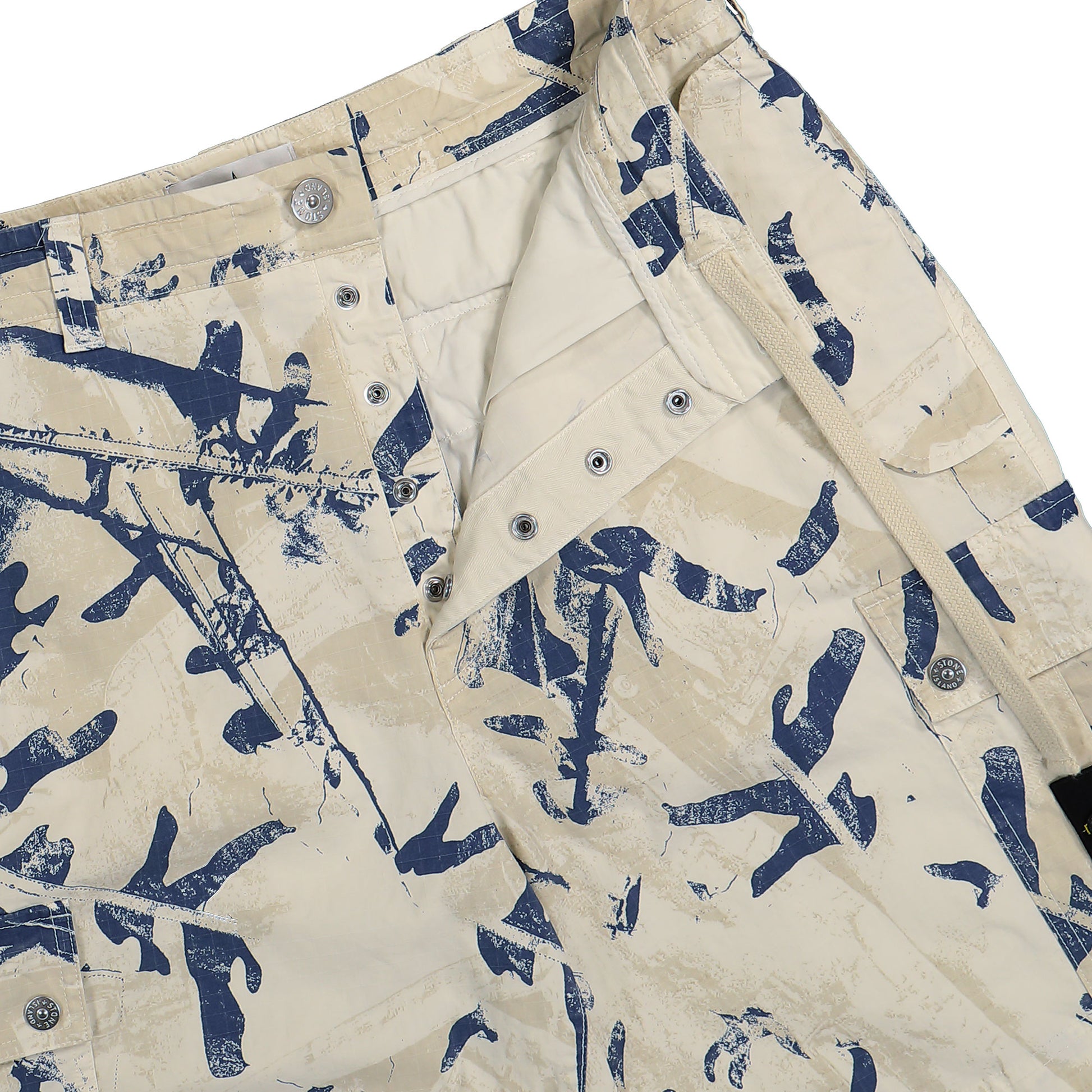 Stone Island Shorts Beige Detail view 4 | Gate