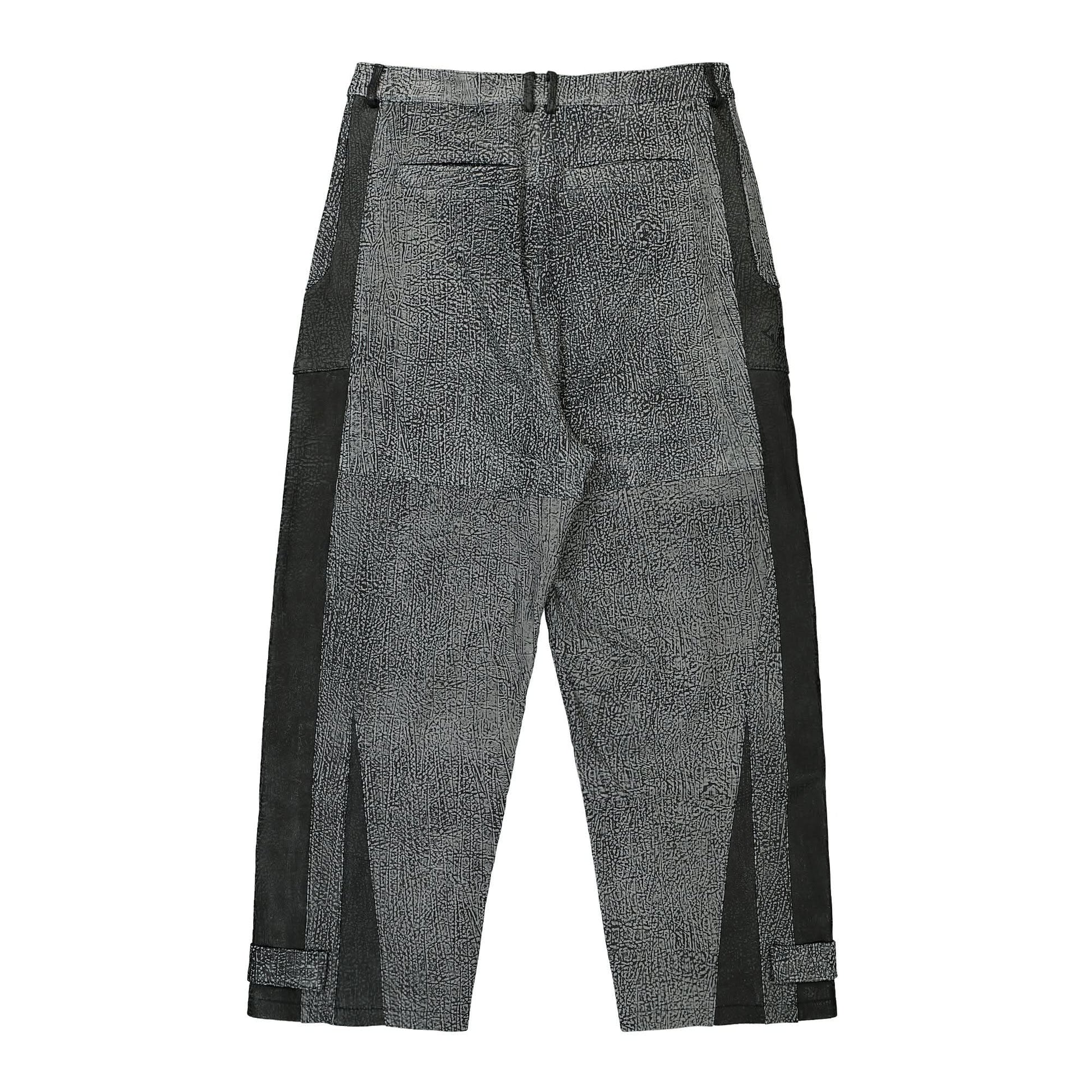 GATE Panelled Wide Leather Pants Black Detail view 2 | Gate