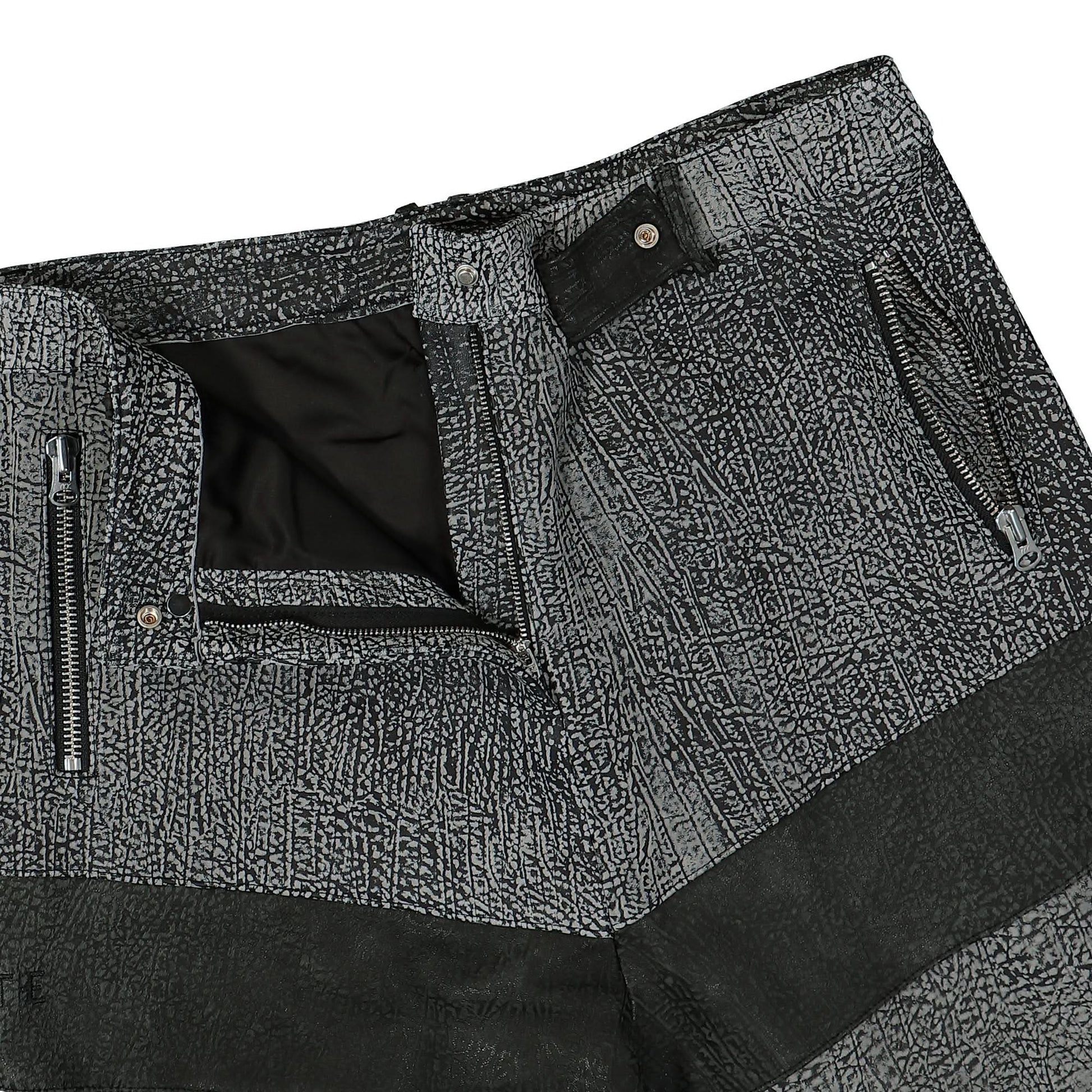 GATE Panelled Wide Leather Pants Black Detail view 4 | Gate