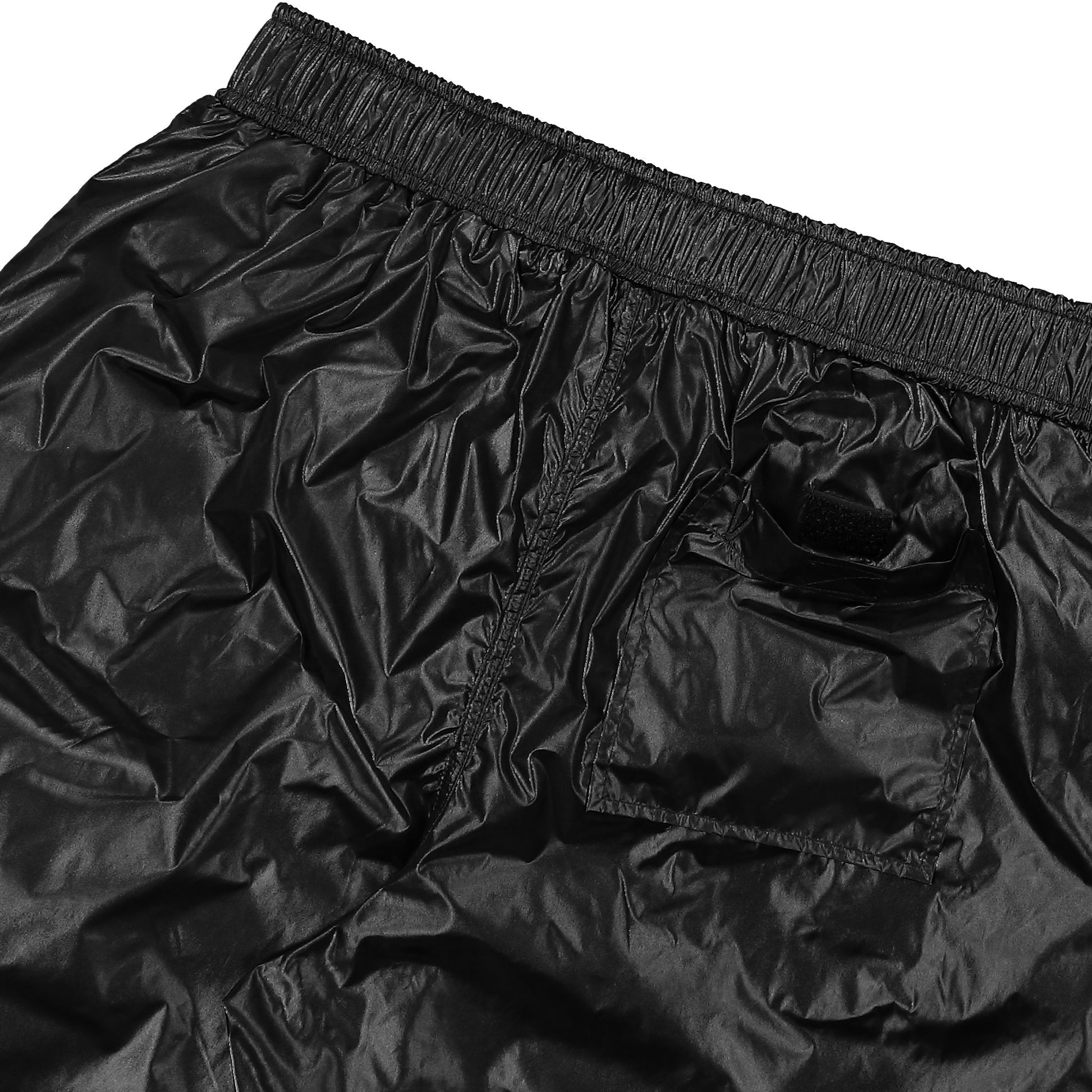VETEMENTS Oval Logo Swimshorts Black Detail view 5 | Gate