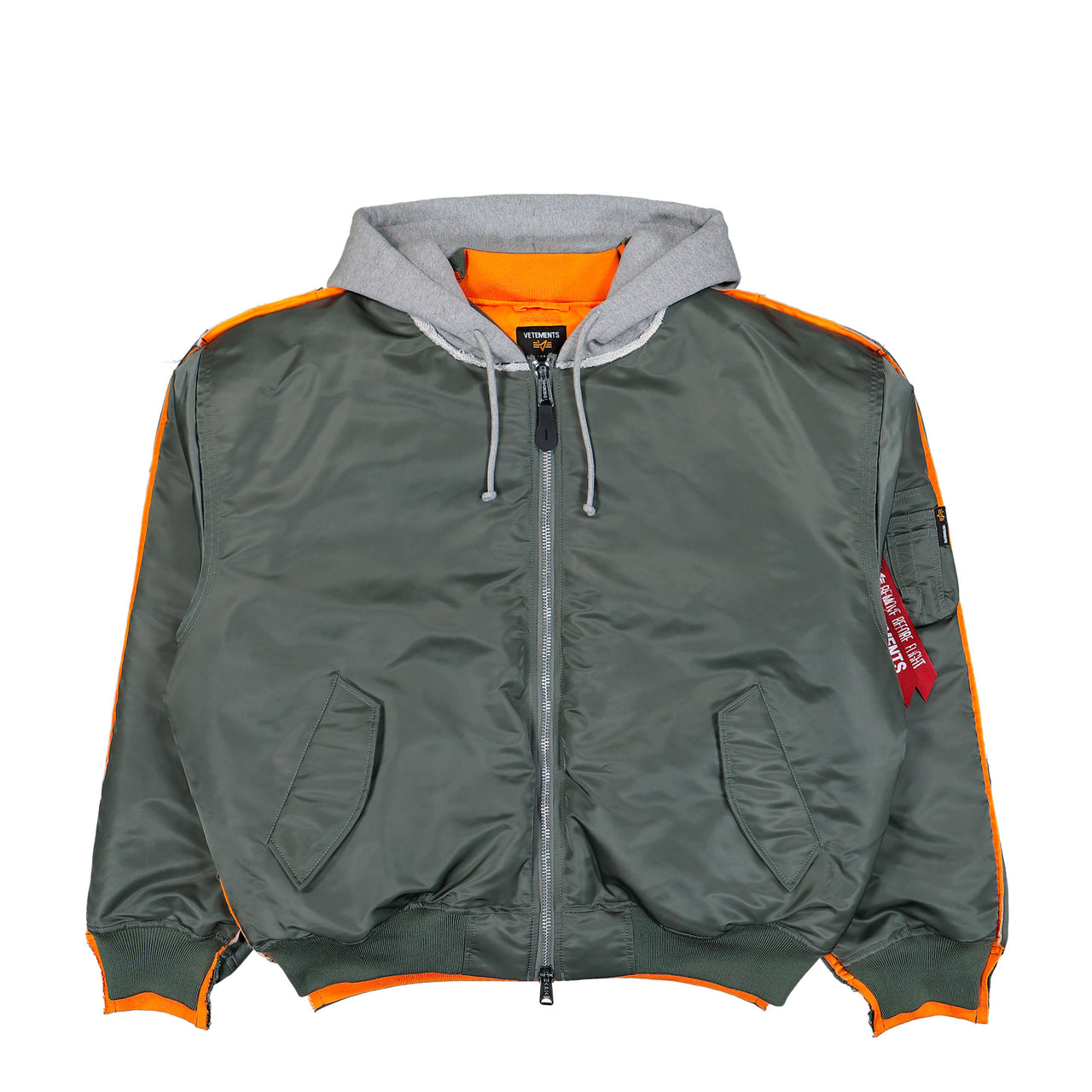 Alpha Industries x VETEMENTS Bomber With Attached Hood Green Jackets ME76BJ002E Detail View 1 | GATE
