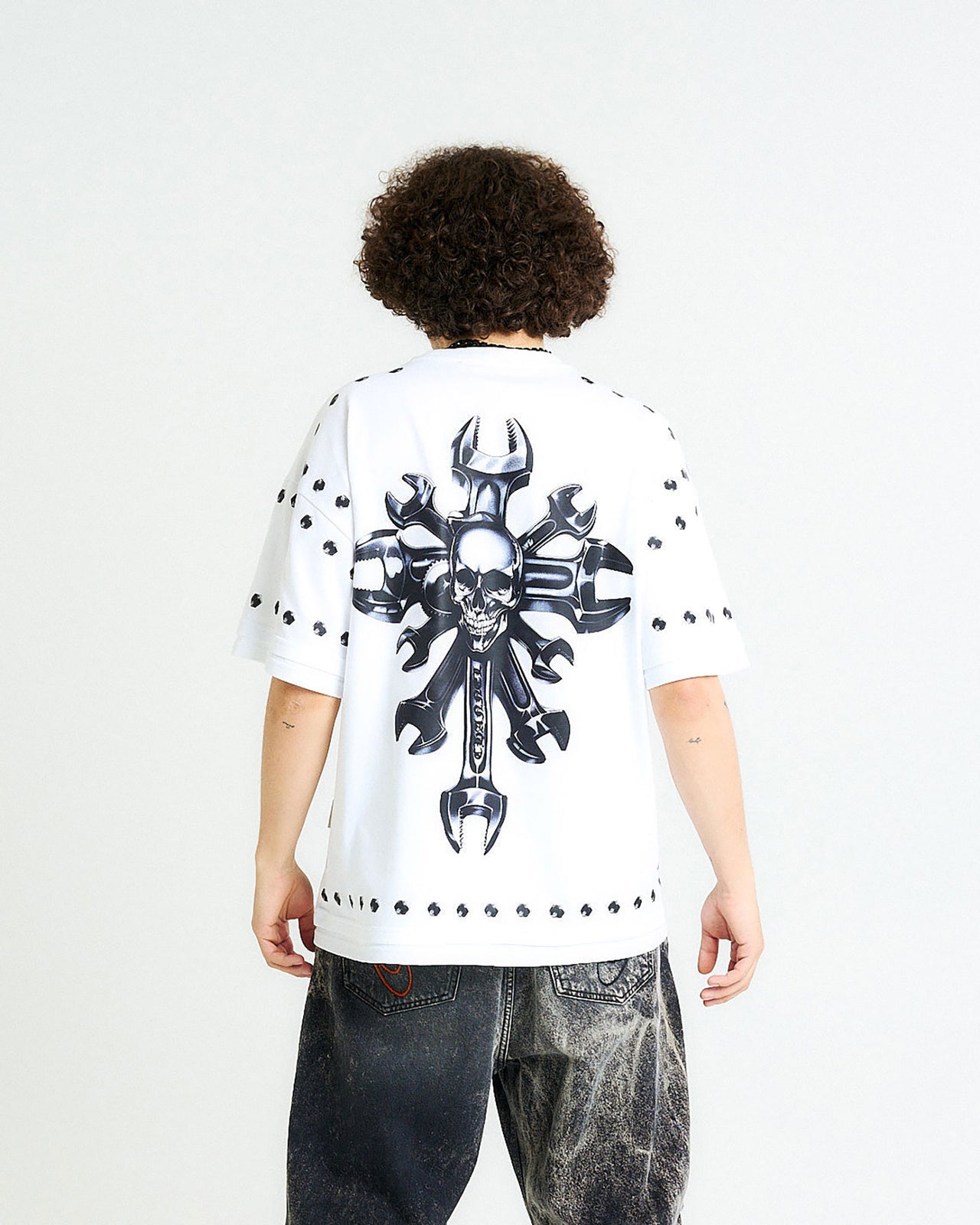 PDF Bullons Tee White Detail view 1 | Gate