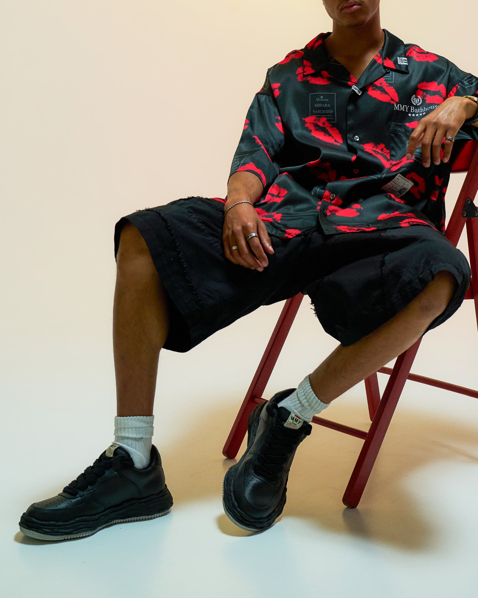 Maison Mihara Yasuhiro Wayne Black Sneaker Detail view 2 | Gate