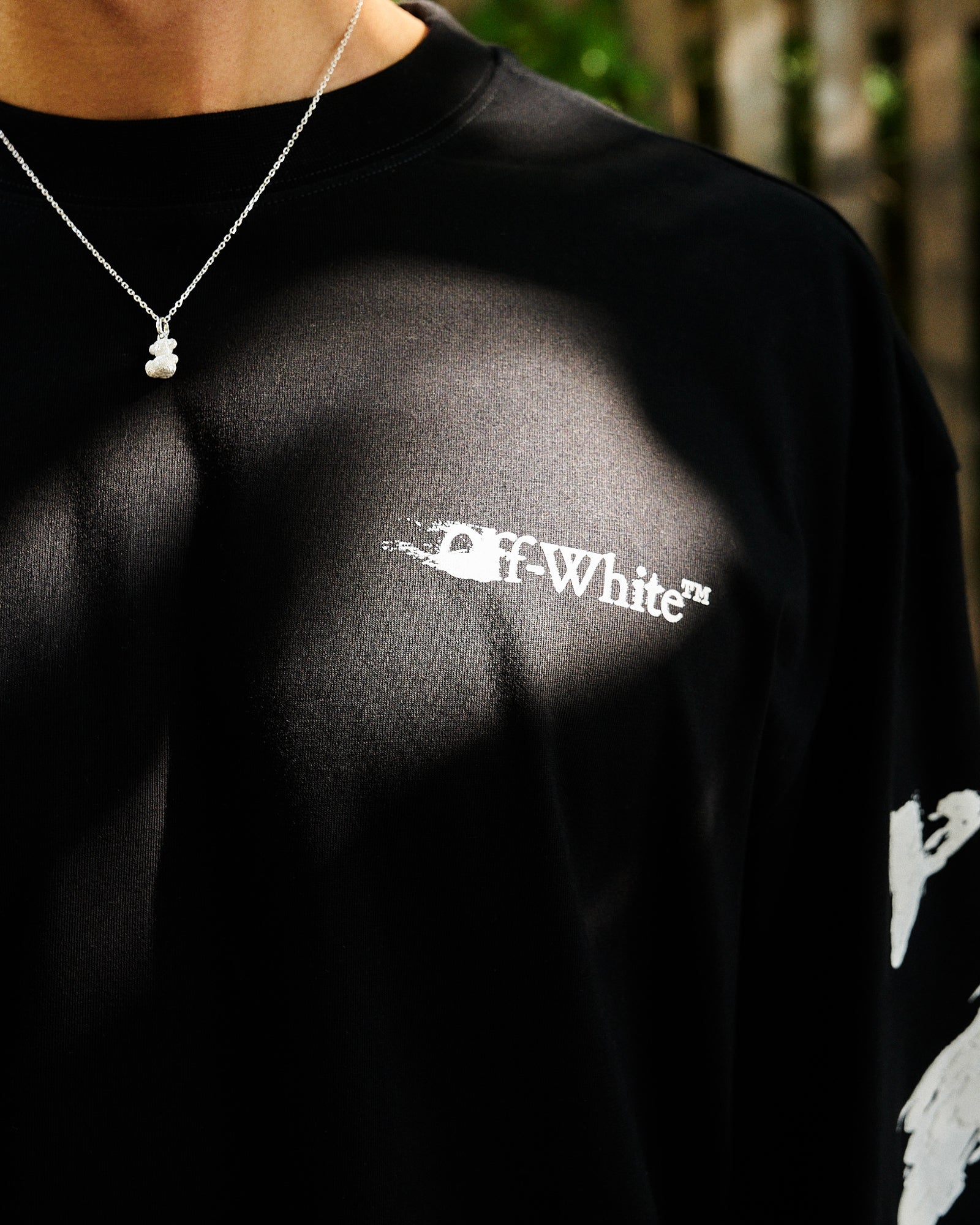 Off-White Ink Arrow 90s Skate L/S Tee Black Longsleeves OMAB09CF25JER0031001 On Model Back View | GATE