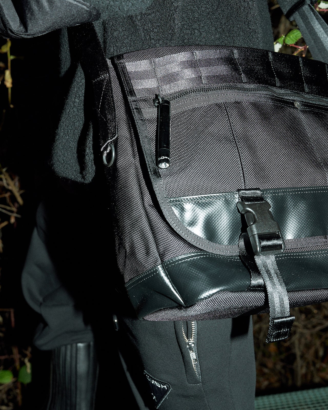 Porter-Yoshida & Co. Heat Messenger Bag (L) Black Briefcases & Messenger Bags 703-07967-10 Detail View 1 | GATE