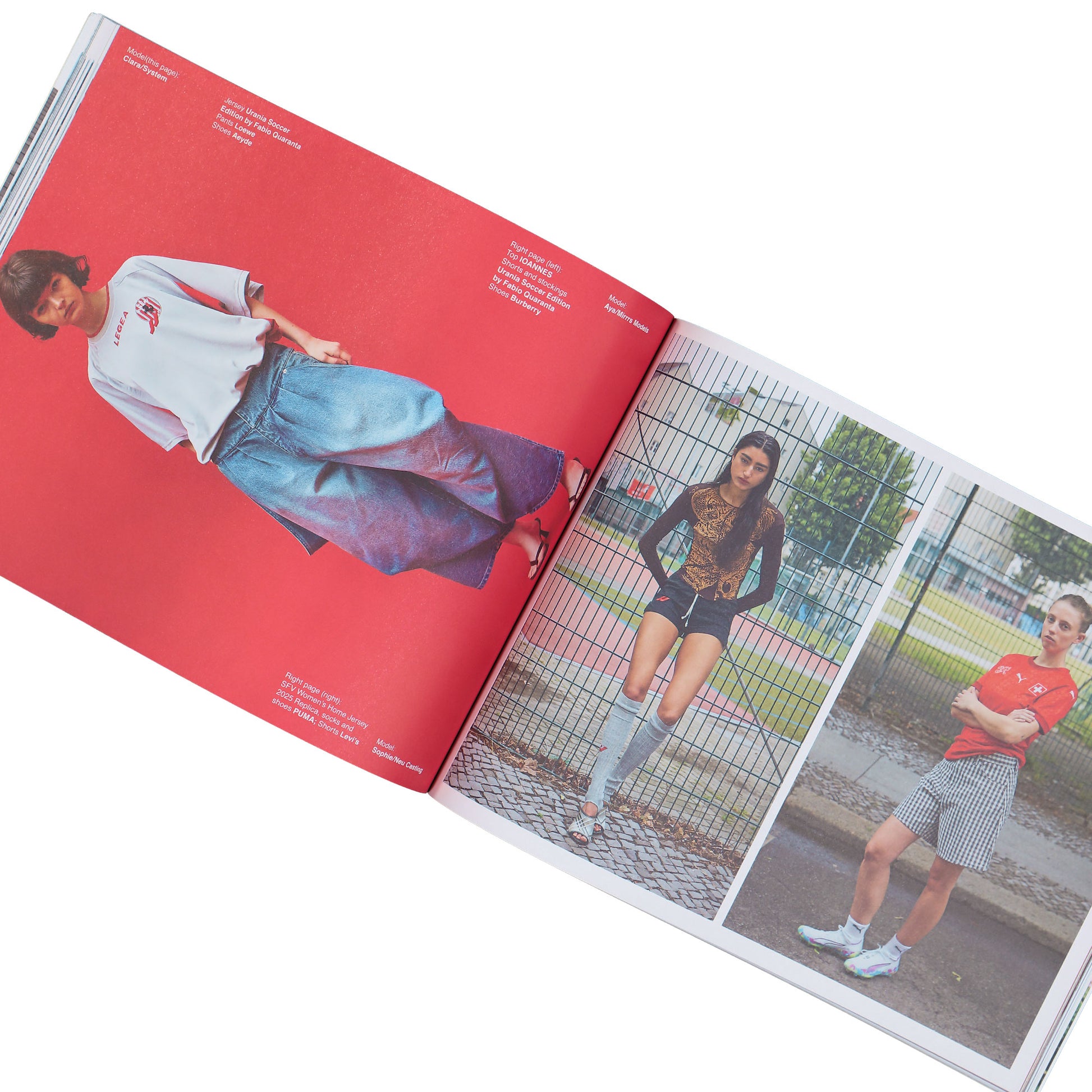 Achtung Mode Josephine EM 2025 - Fussball Fashion - Spielen im Jetzt - Europameisterschaft der Frauen Multicolor Magazine AJEM25FFSIJEDF Detail View 9 | GATE