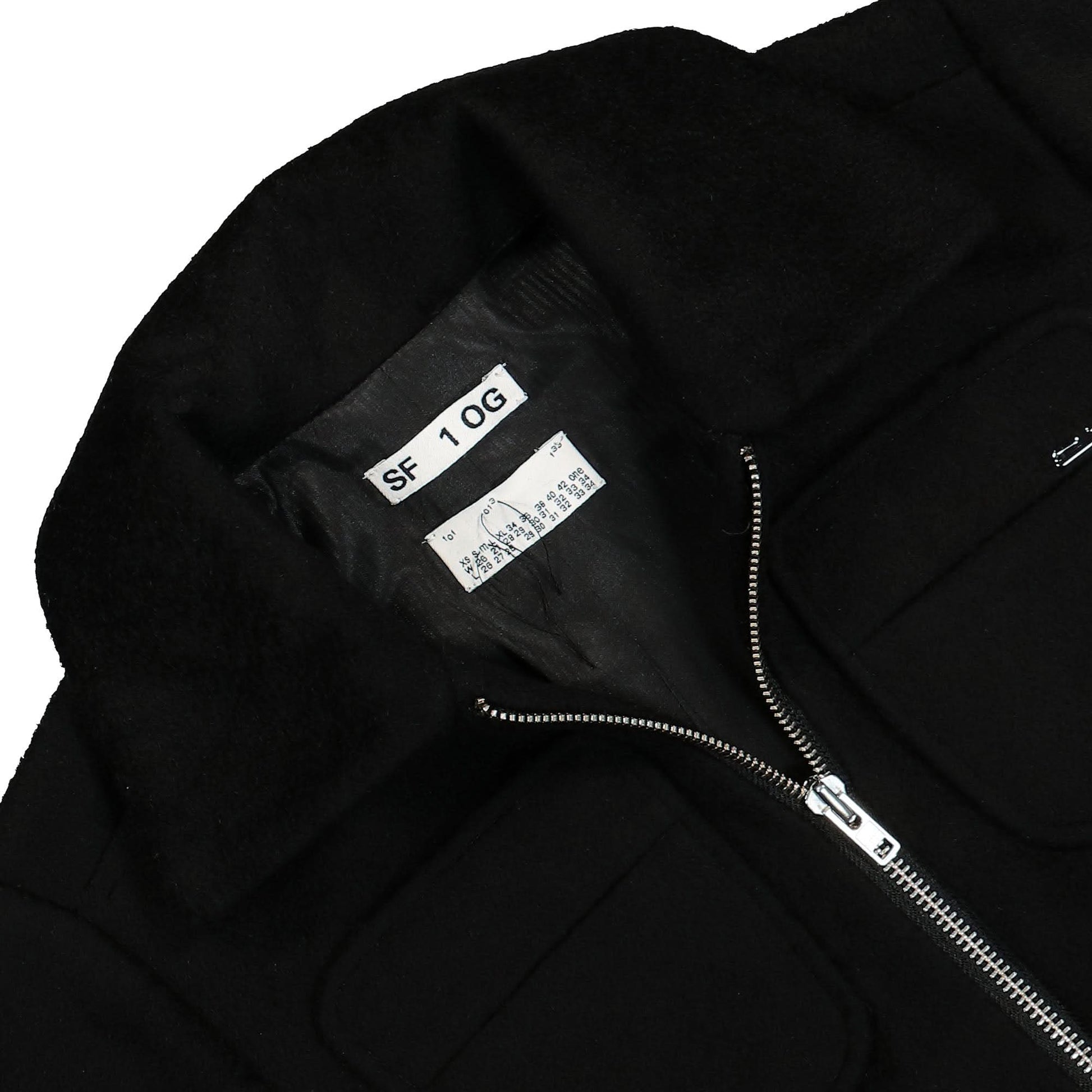 SF1OG Cropped Bomber Black Detail view 3 | Gate