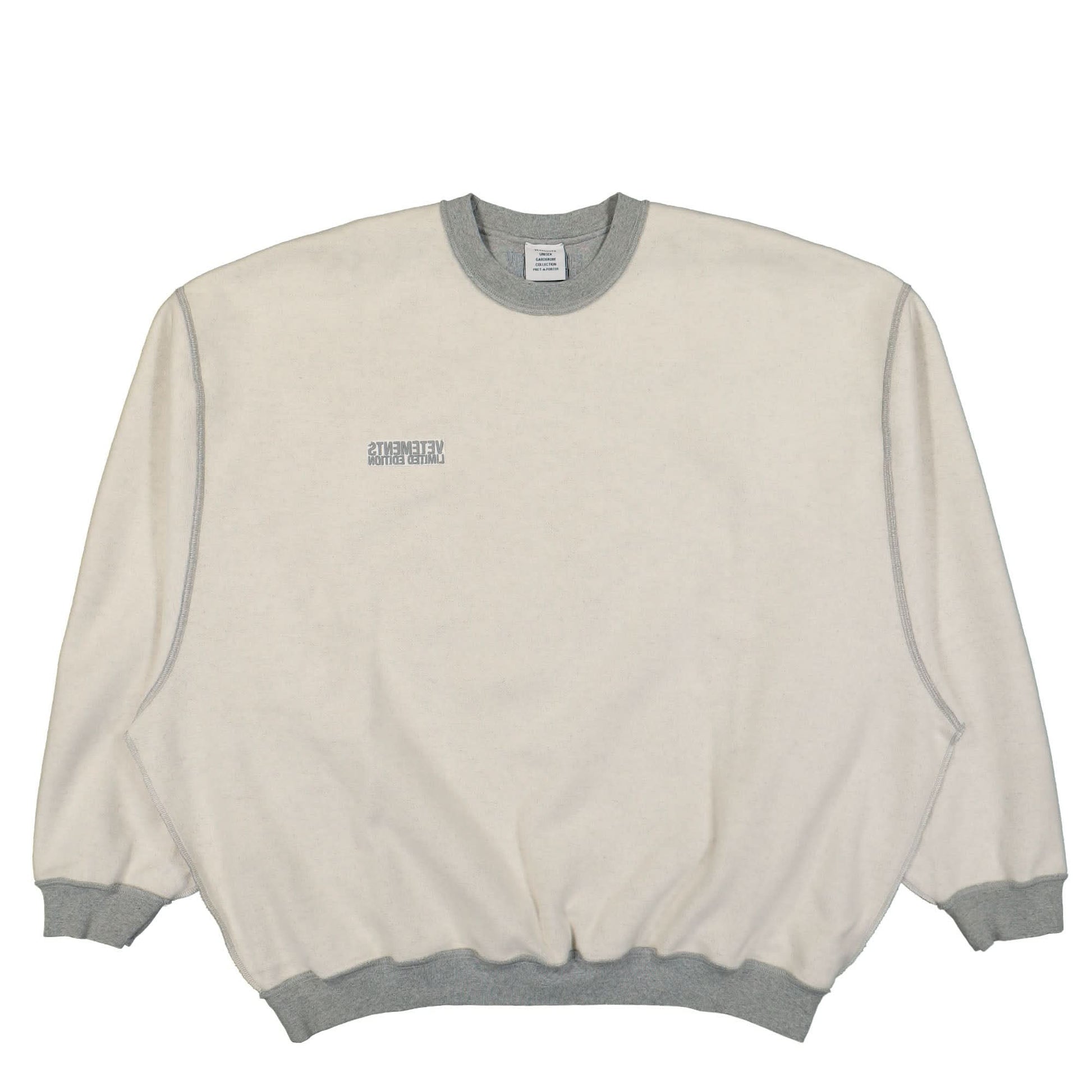 VETEMENTS Inside-Out Label Sweatshirt Grey Detail view 1 | Gate