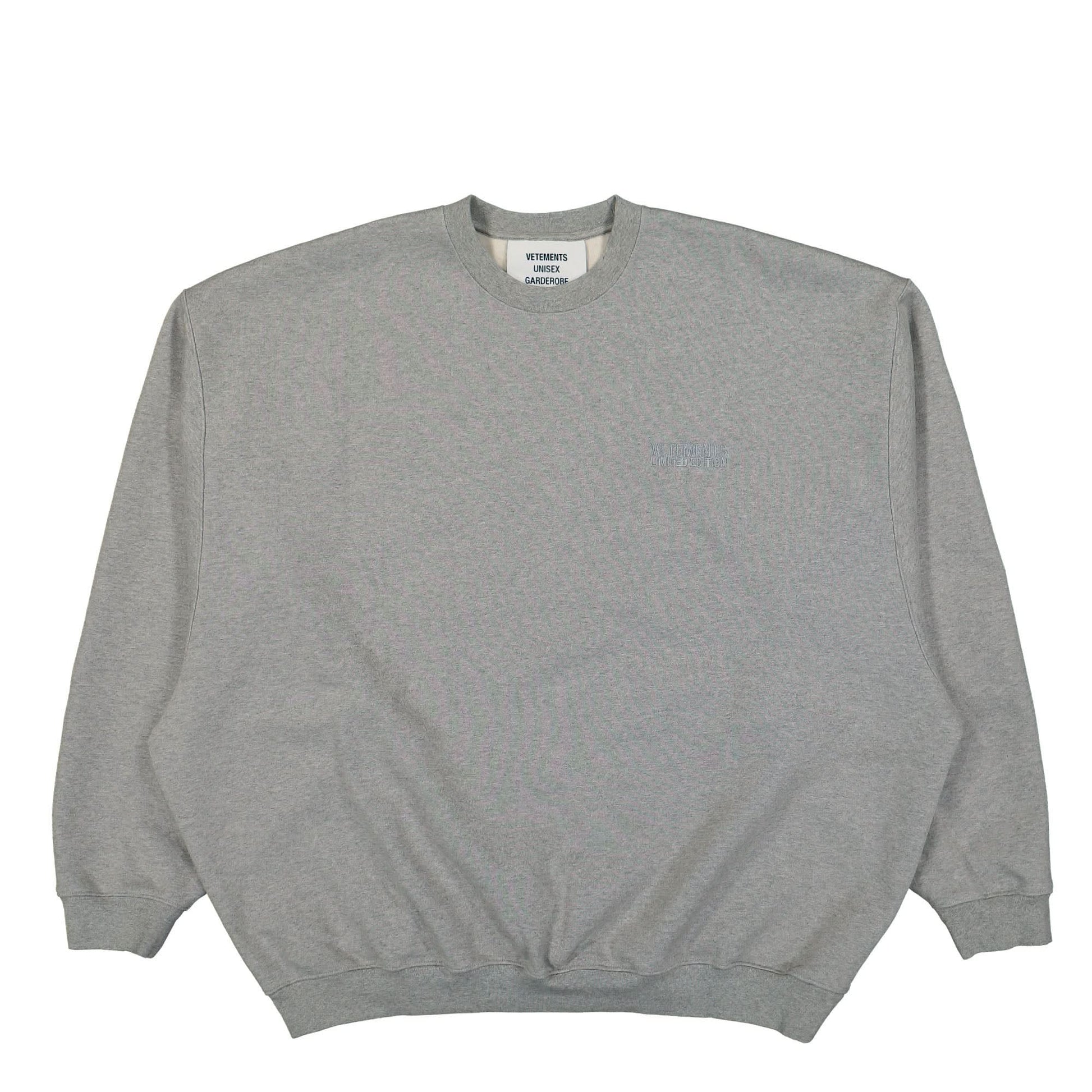 VETEMENTS Inside-Out Label Sweatshirt Grey Detail view 4 | Gate