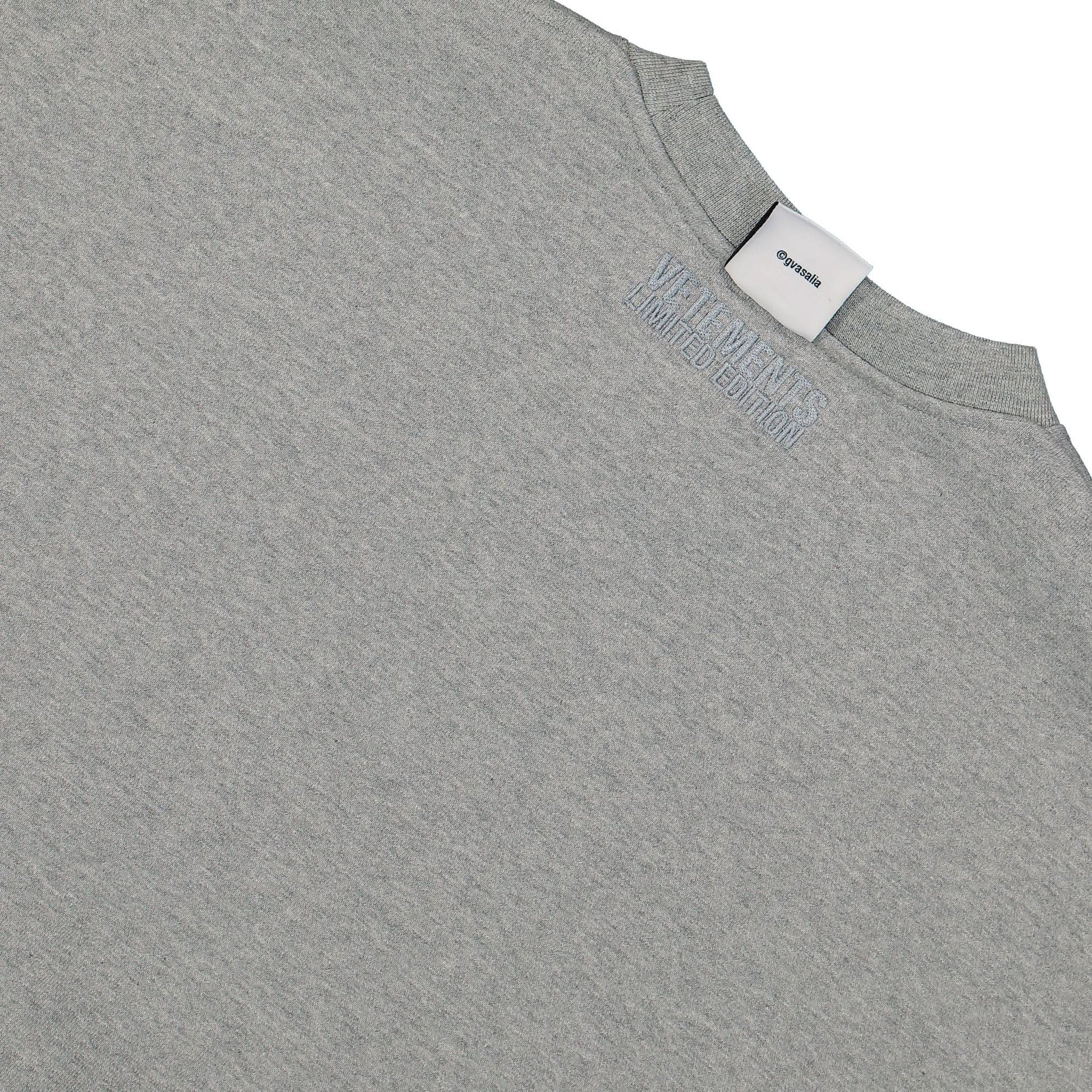 VETEMENTS Inside-Out Label Sweatshirt Grey Detail view 7 | Gate