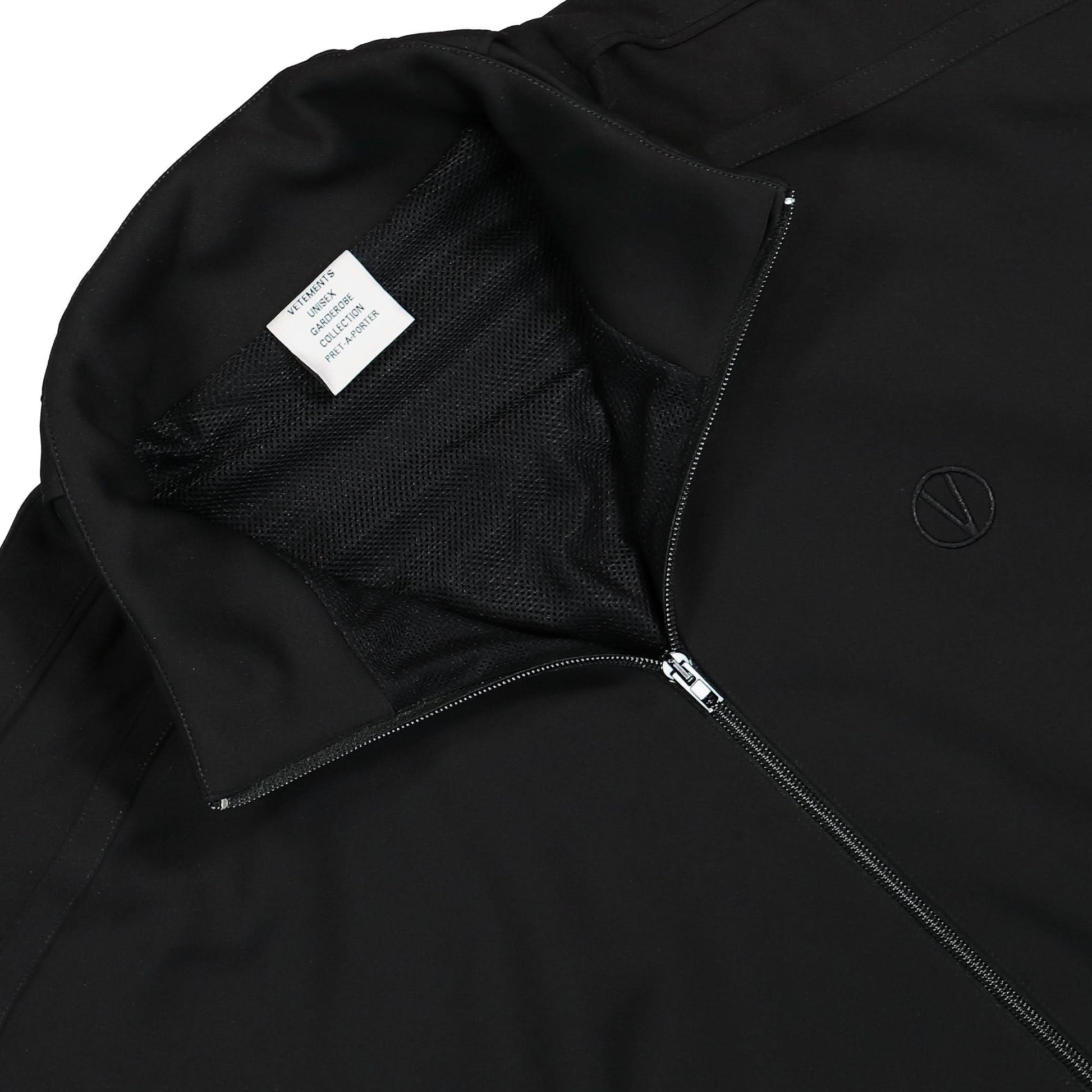 VETEMENTS Tracksuit Jacket Black Detail view 3 | Gate