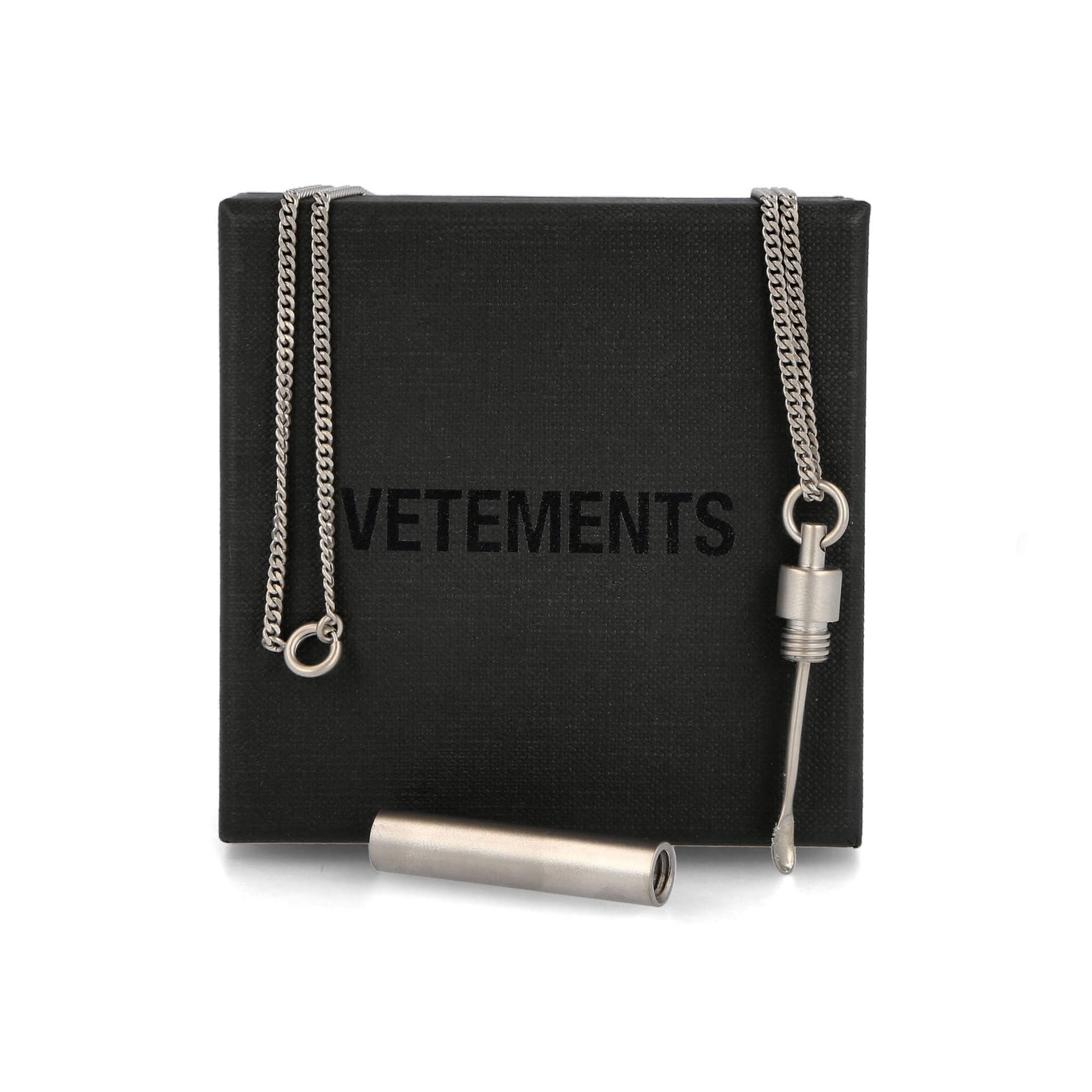 VETEMENTS Powder Necklace Silver Detail view 4 | Gate