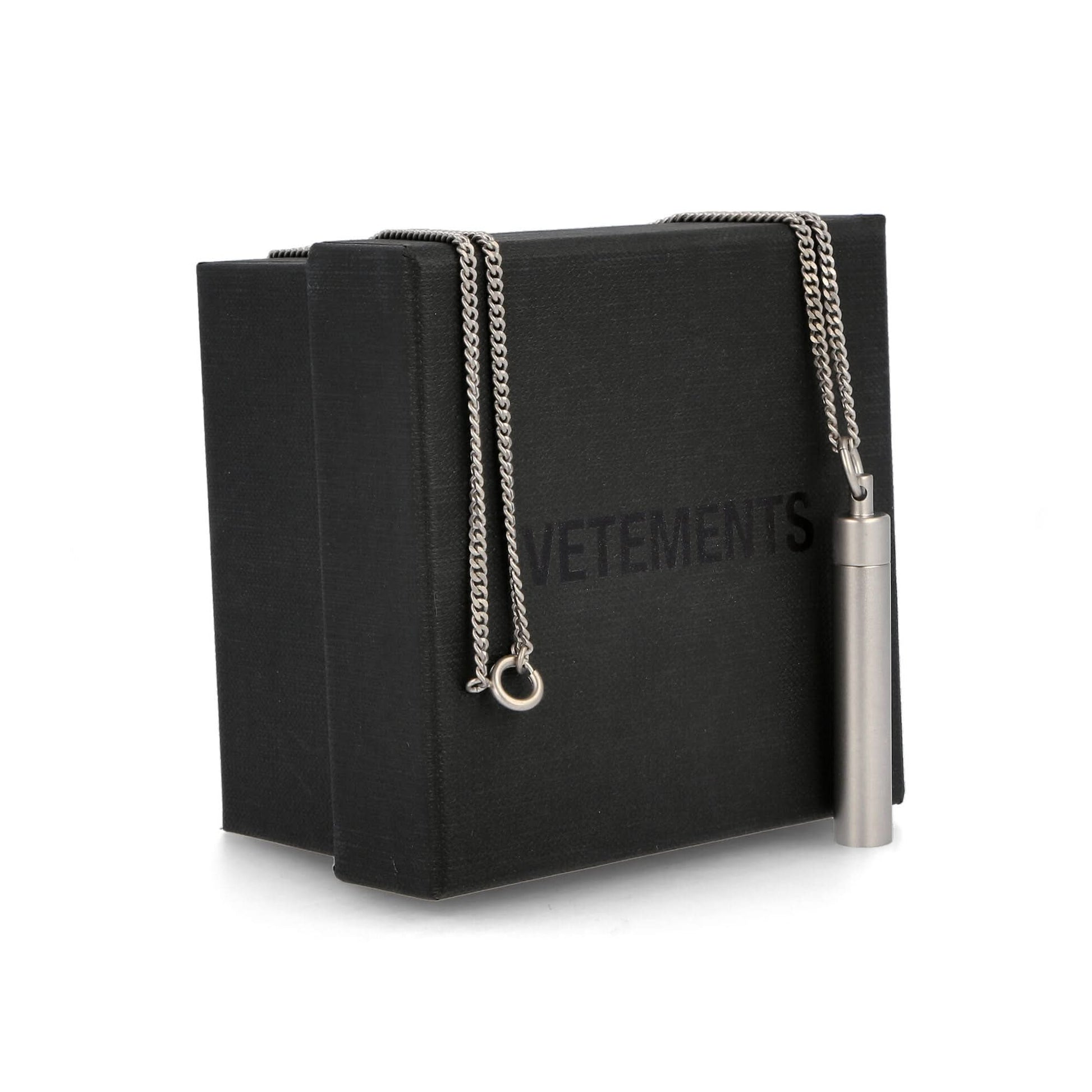 VETEMENTS Powder Necklace Silver Detail view 7 | Gate